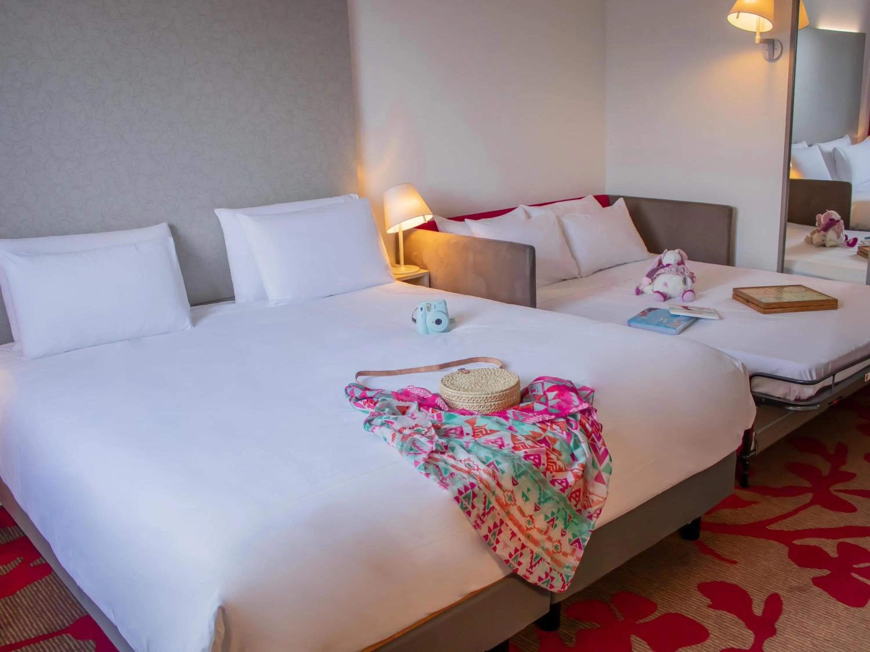 Bedroom, Bed in Mercure Tours Nord