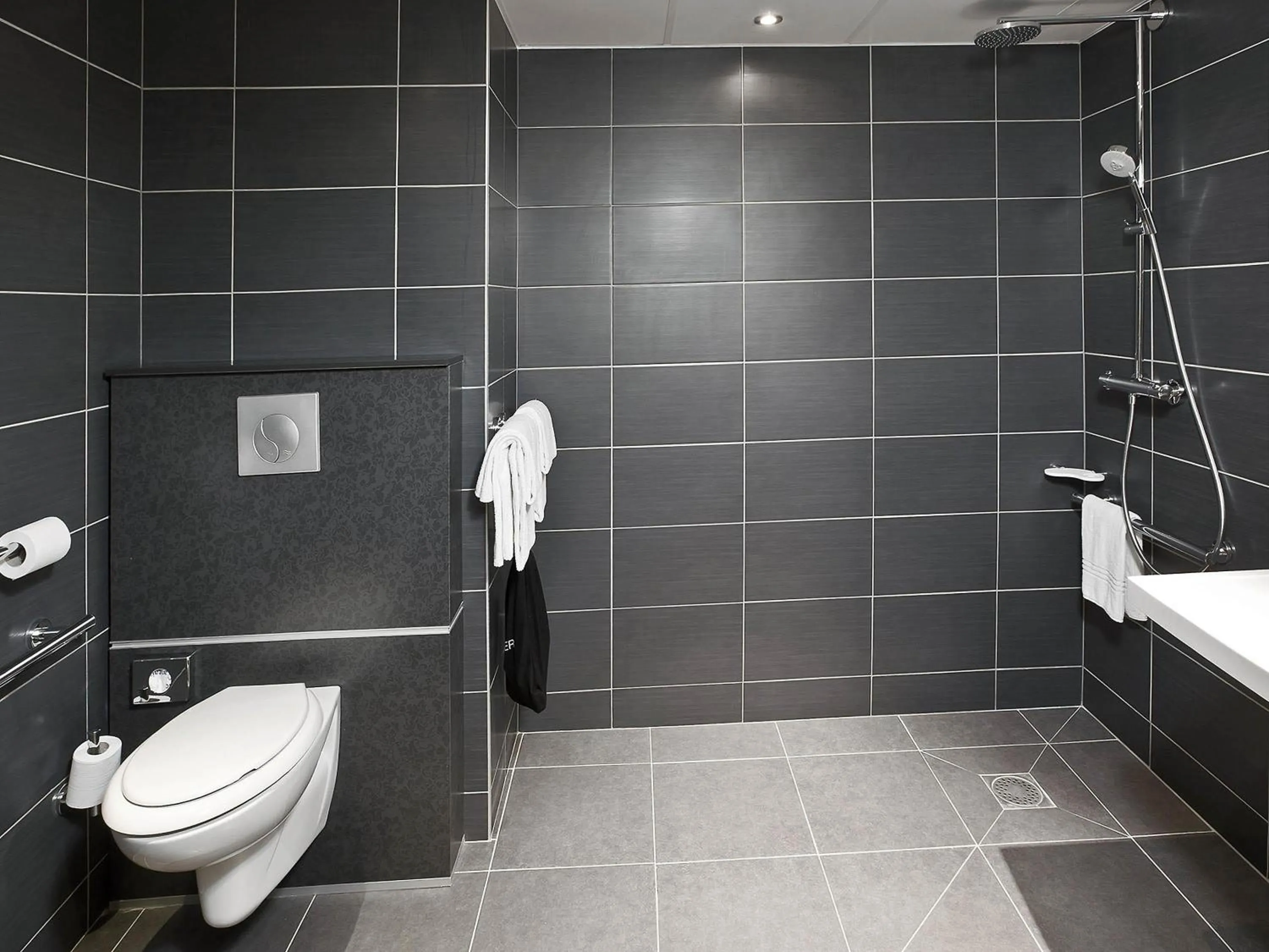 Bedroom in Mercure Tours Nord