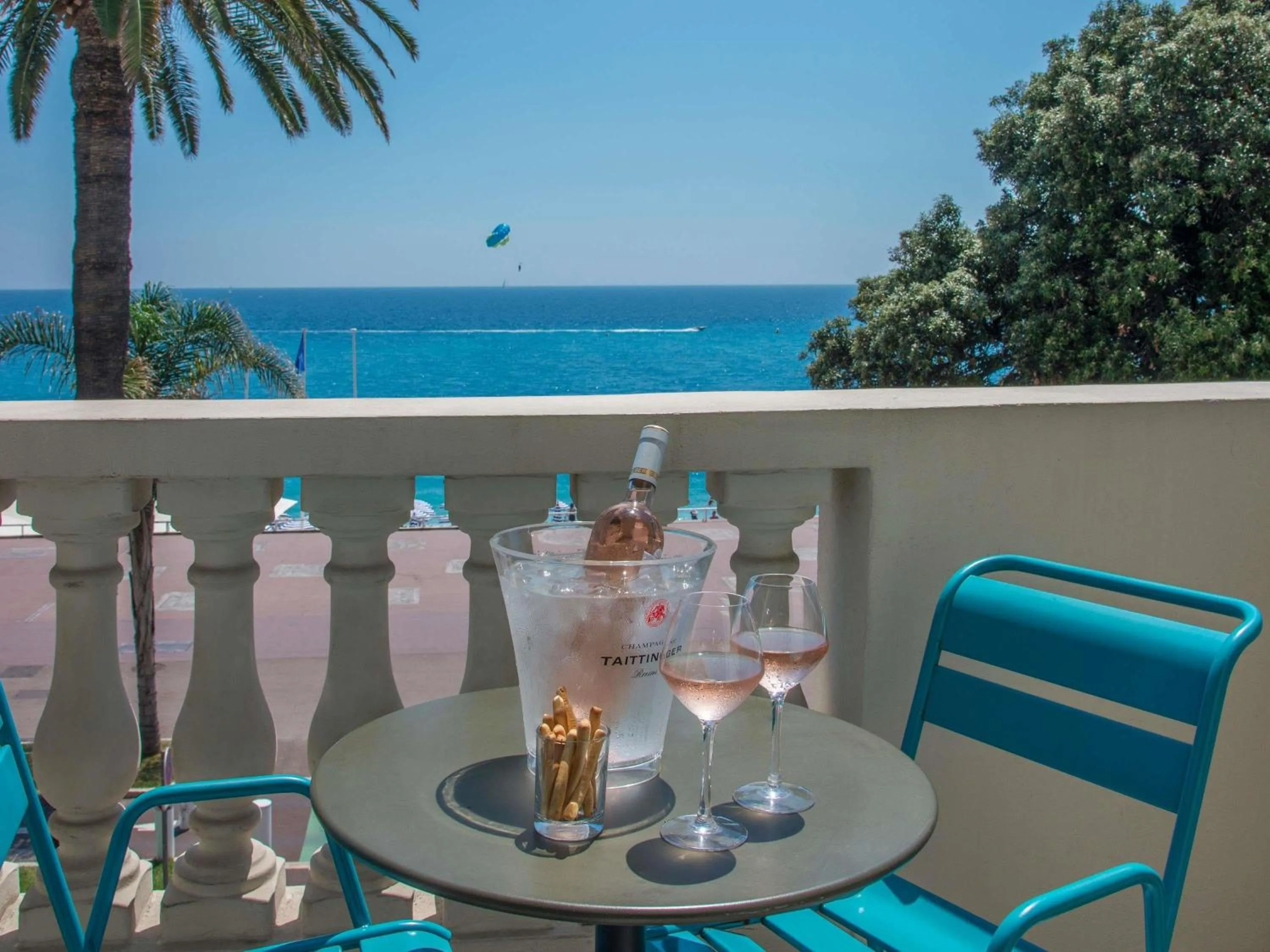 Bedroom in Mercure Nice Marché Aux Fleurs