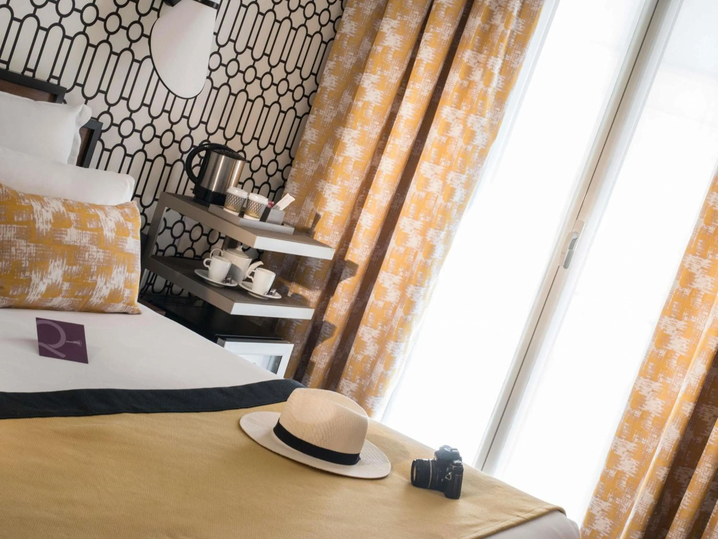 Bedroom, Bed in Mercure Nice Marché Aux Fleurs