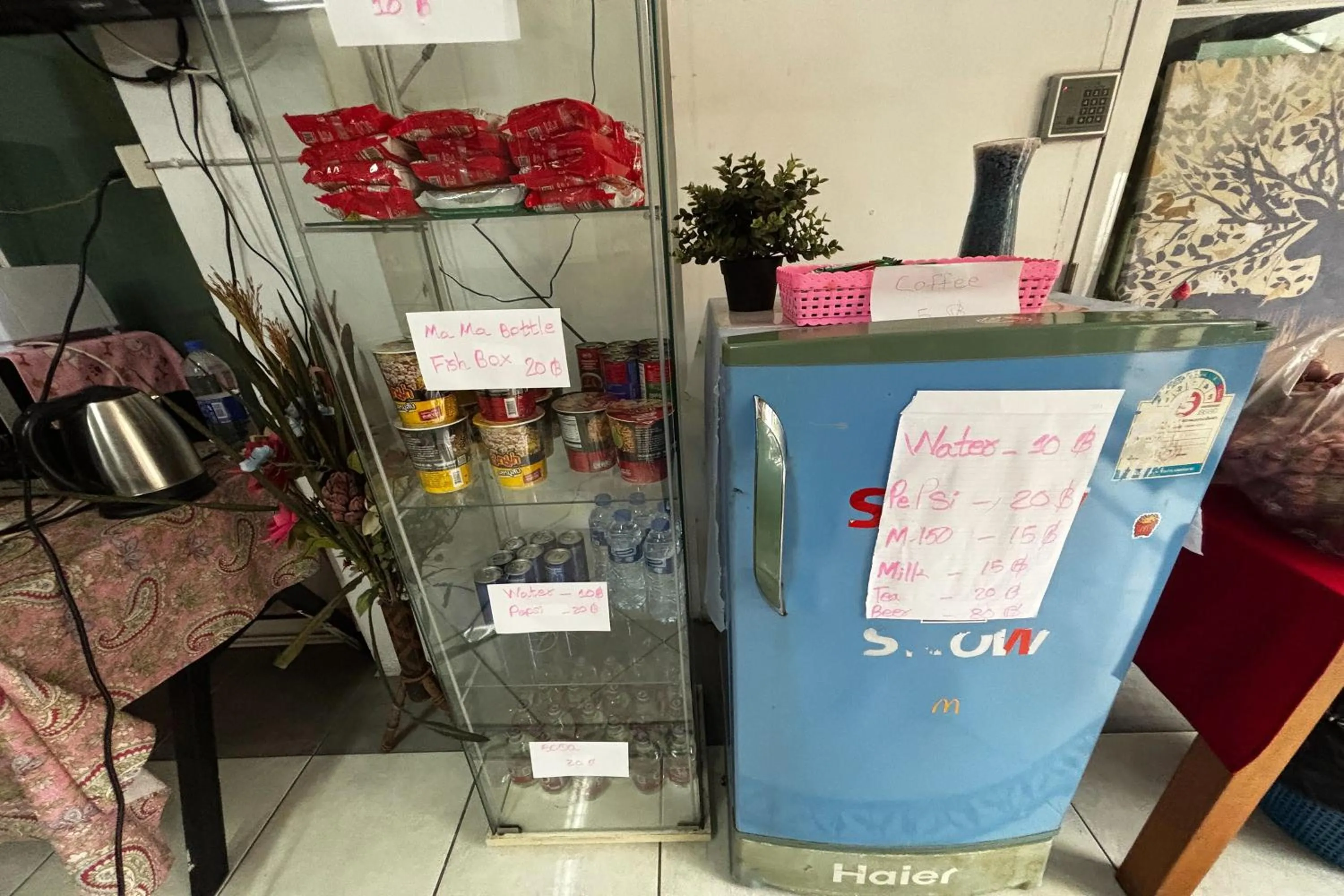 Kitchen or kitchenette in OYO 457 Panasan Villa