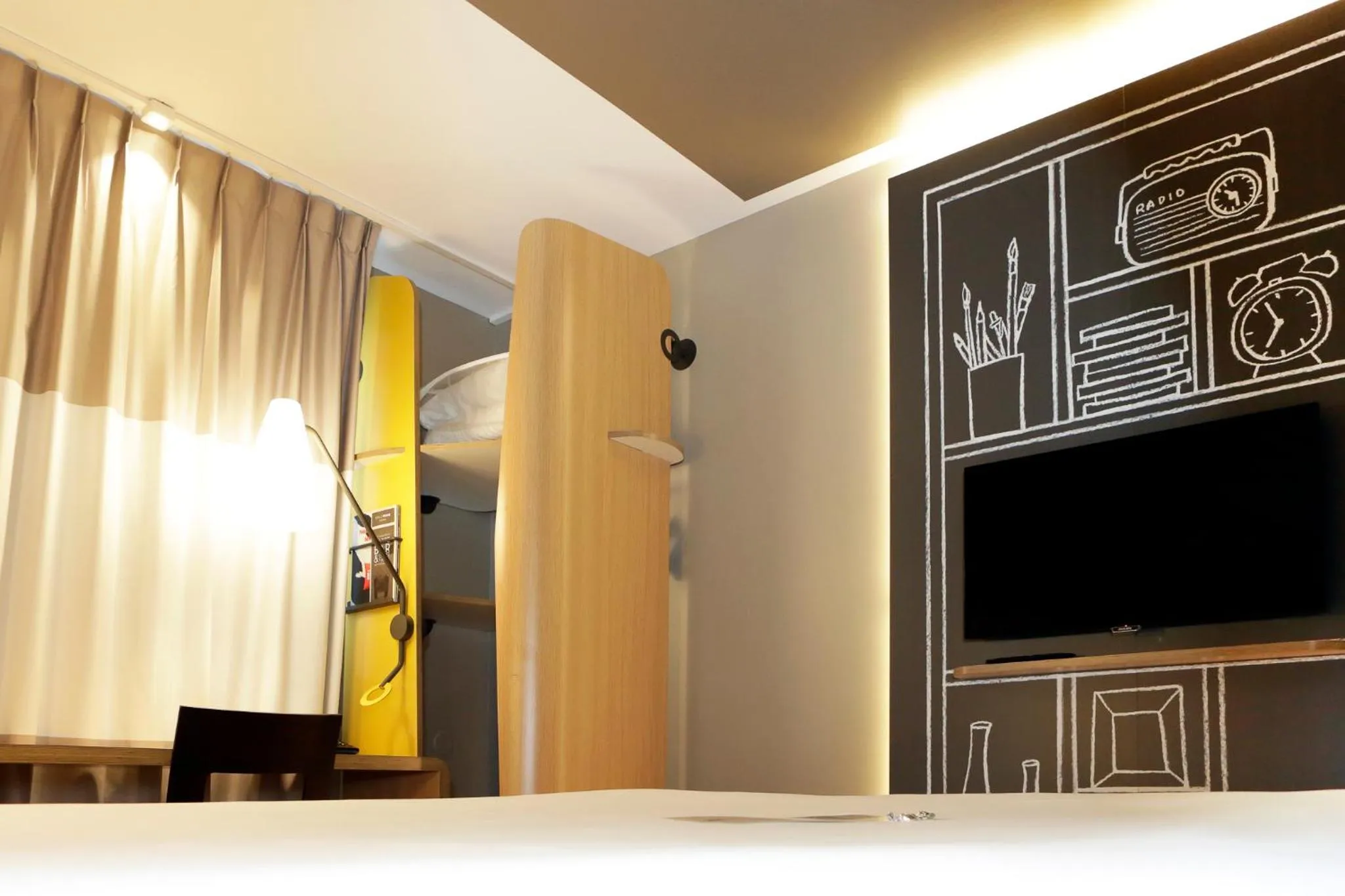 TV and multimedia, Bed in ibis Dole Sud Choisey