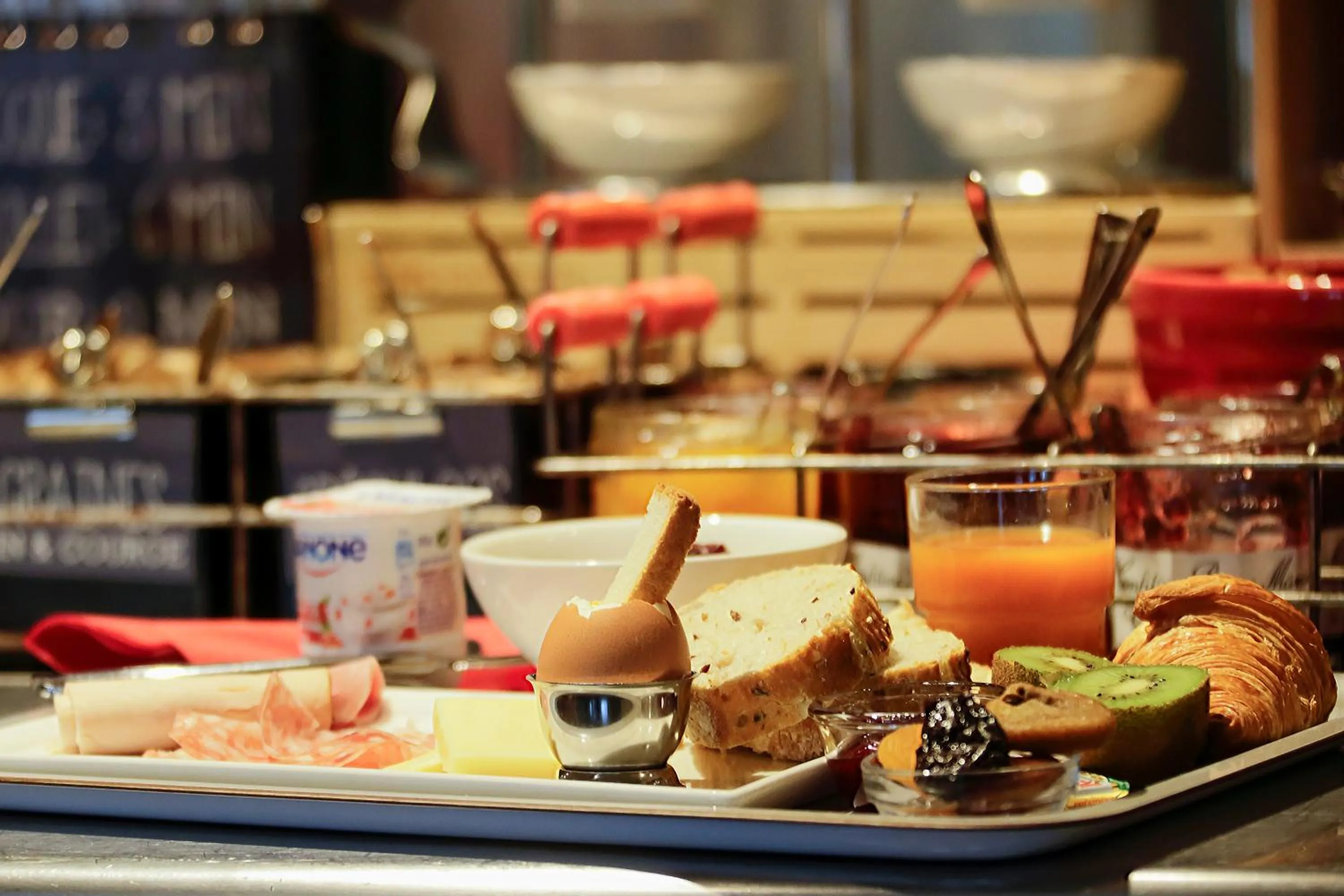 Buffet breakfast in ibis Dole Sud Choisey