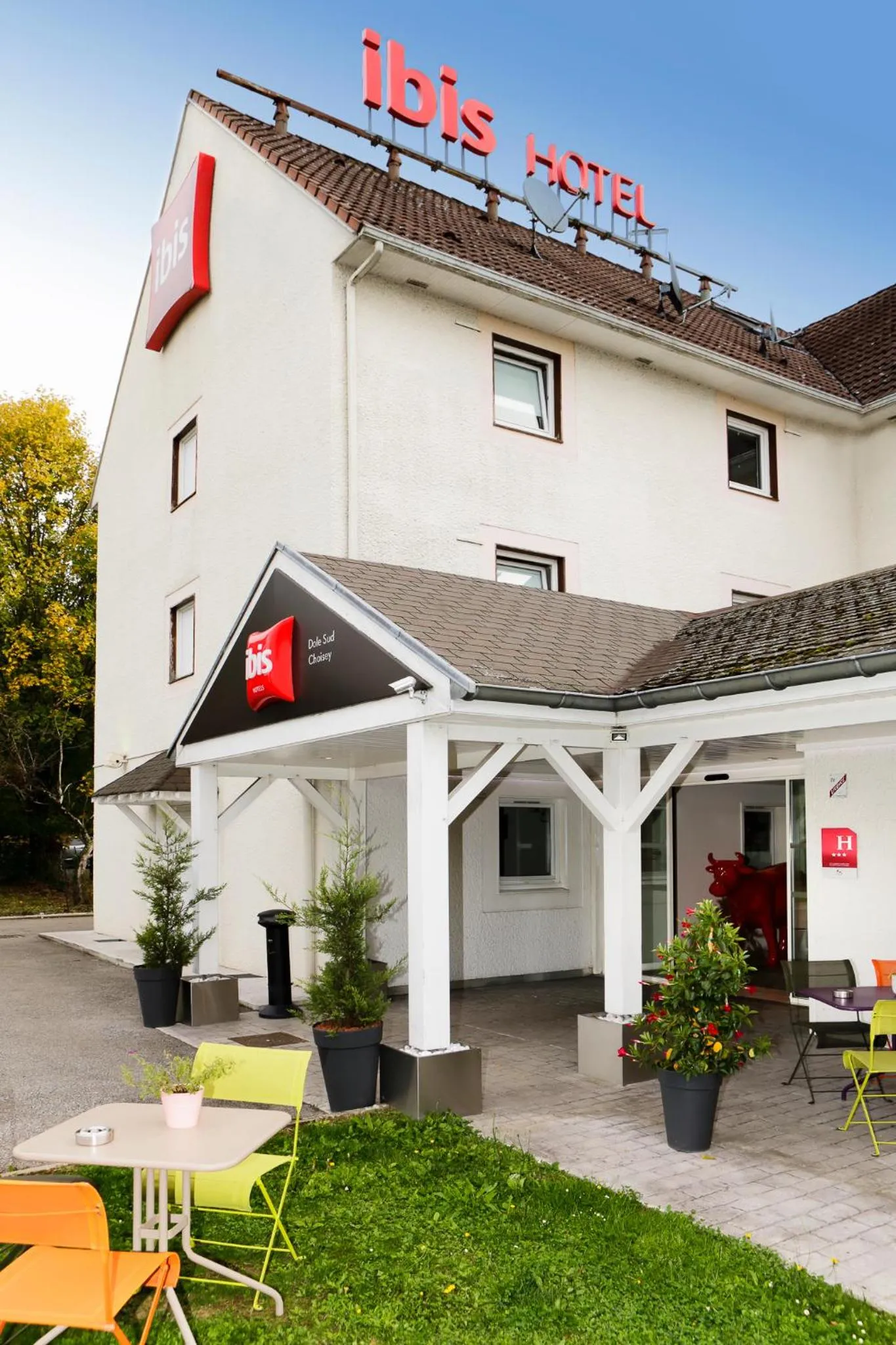 Facade/entrance in ibis Dole Sud Choisey