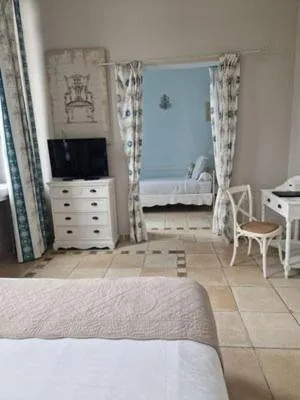 Photo of the whole room, Bed in Hôtel l'Orangeraie