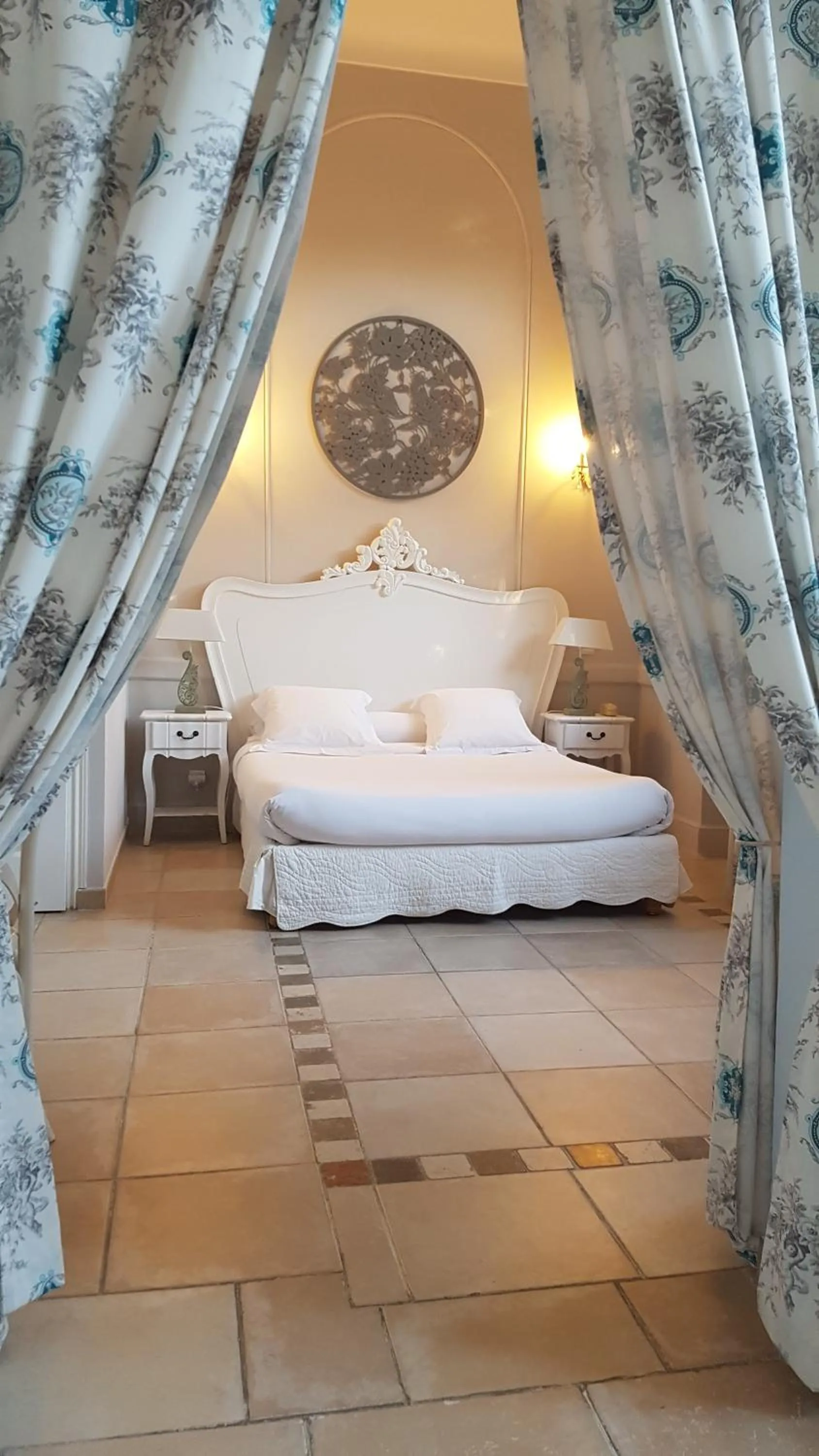 Photo of the whole room, Bed in Hôtel l'Orangeraie
