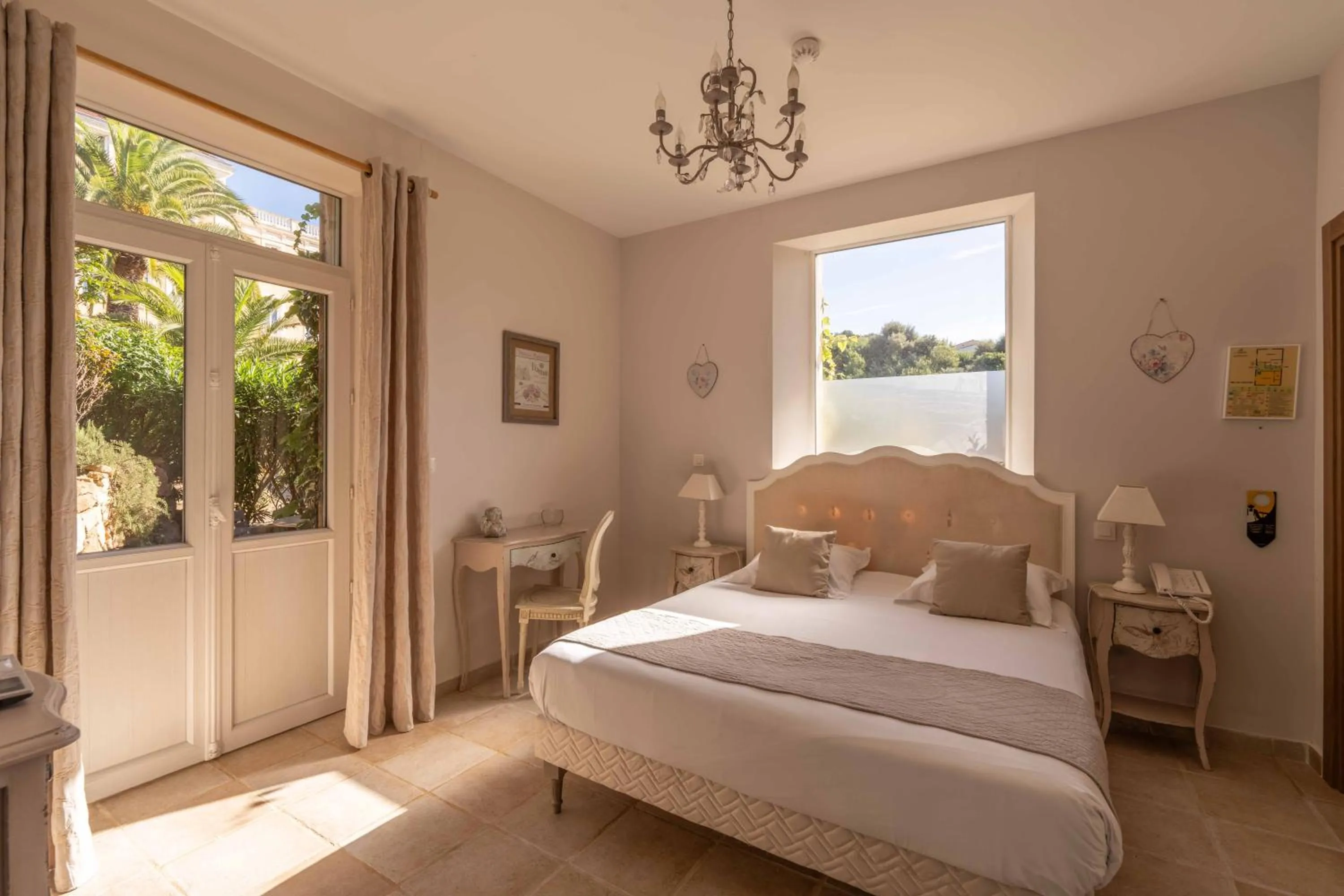 Photo of the whole room, Bed in Hôtel l'Orangeraie