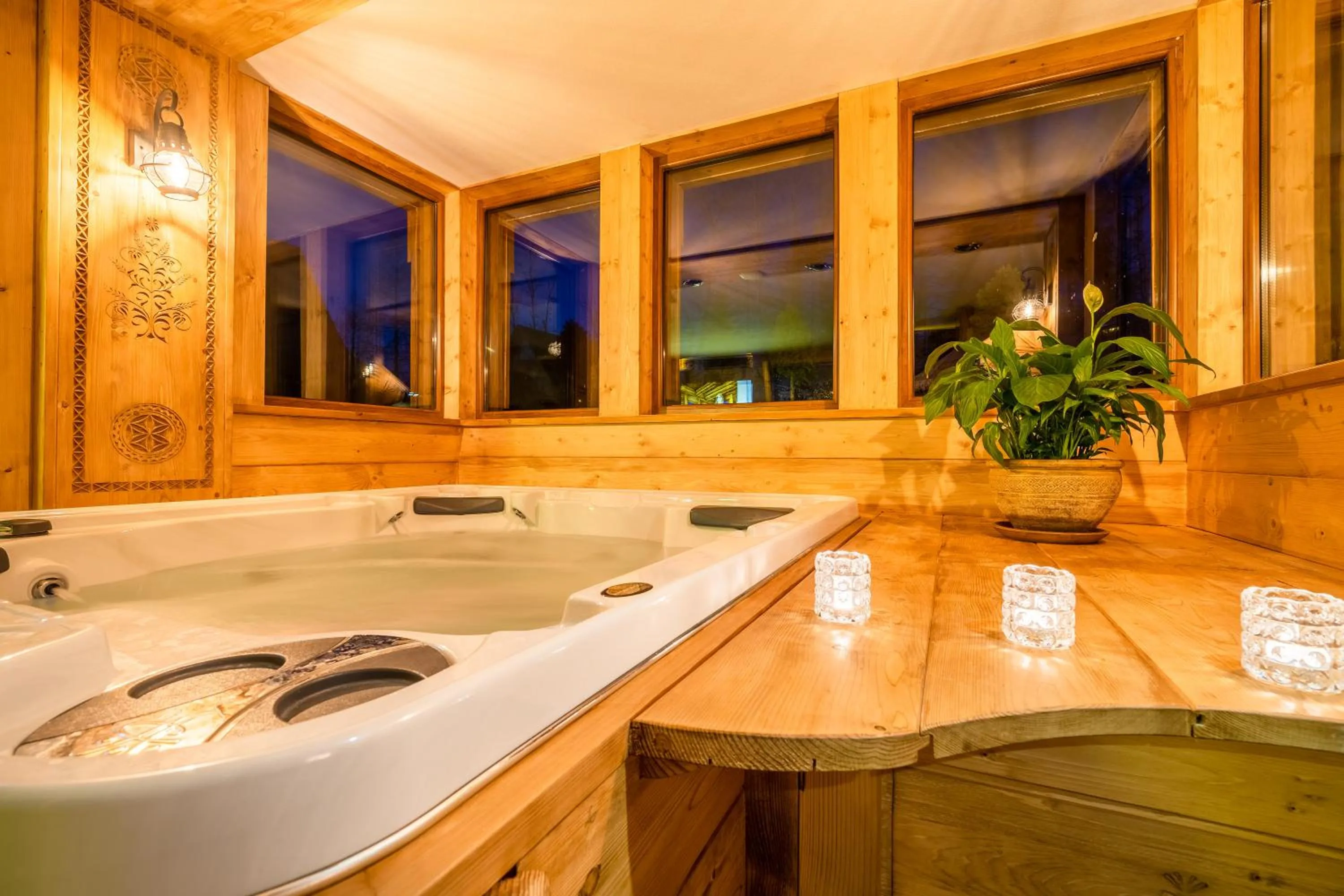 Hot Tub in Willa Borowianka