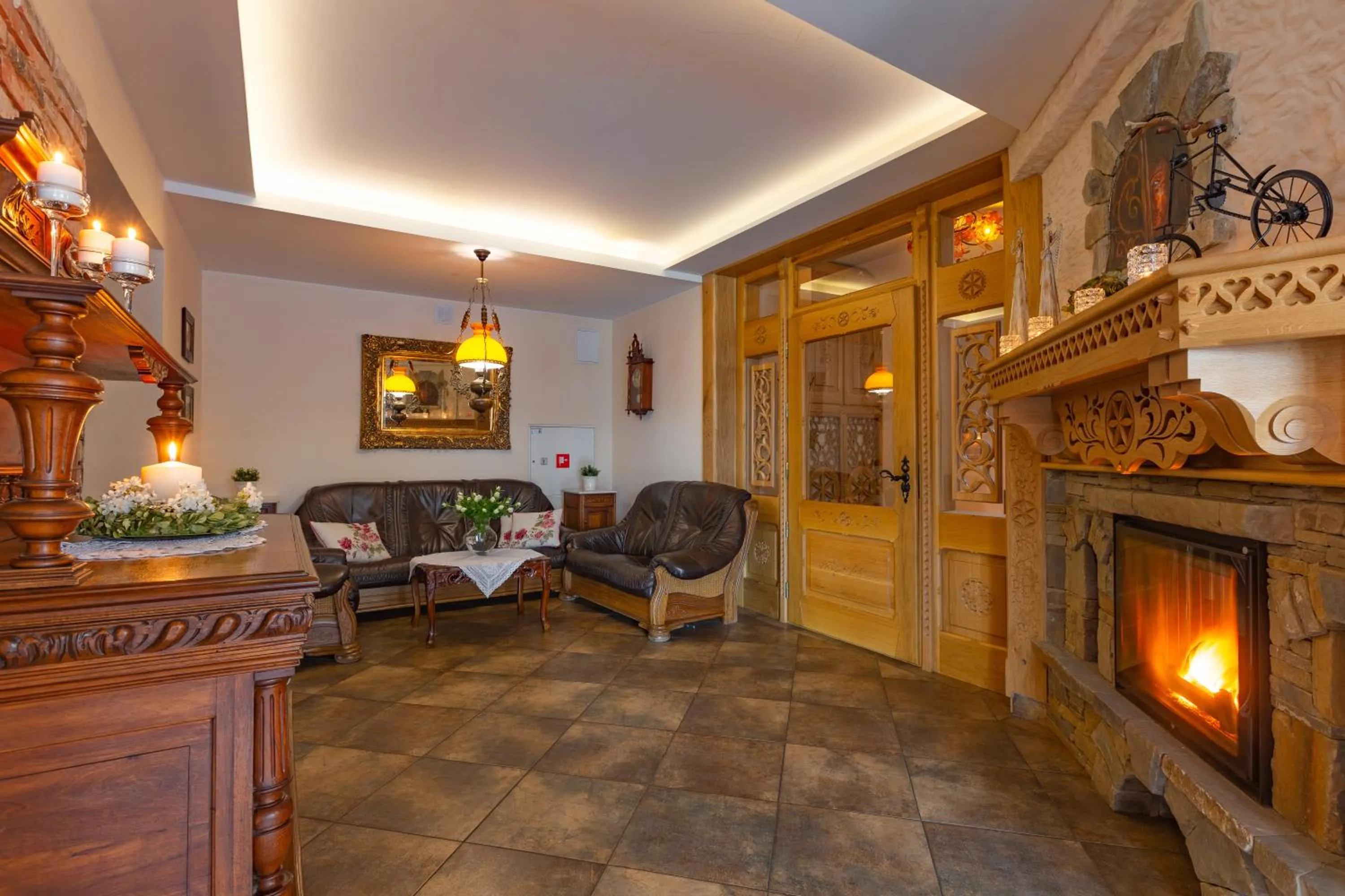 Lobby or reception in Willa Borowianka