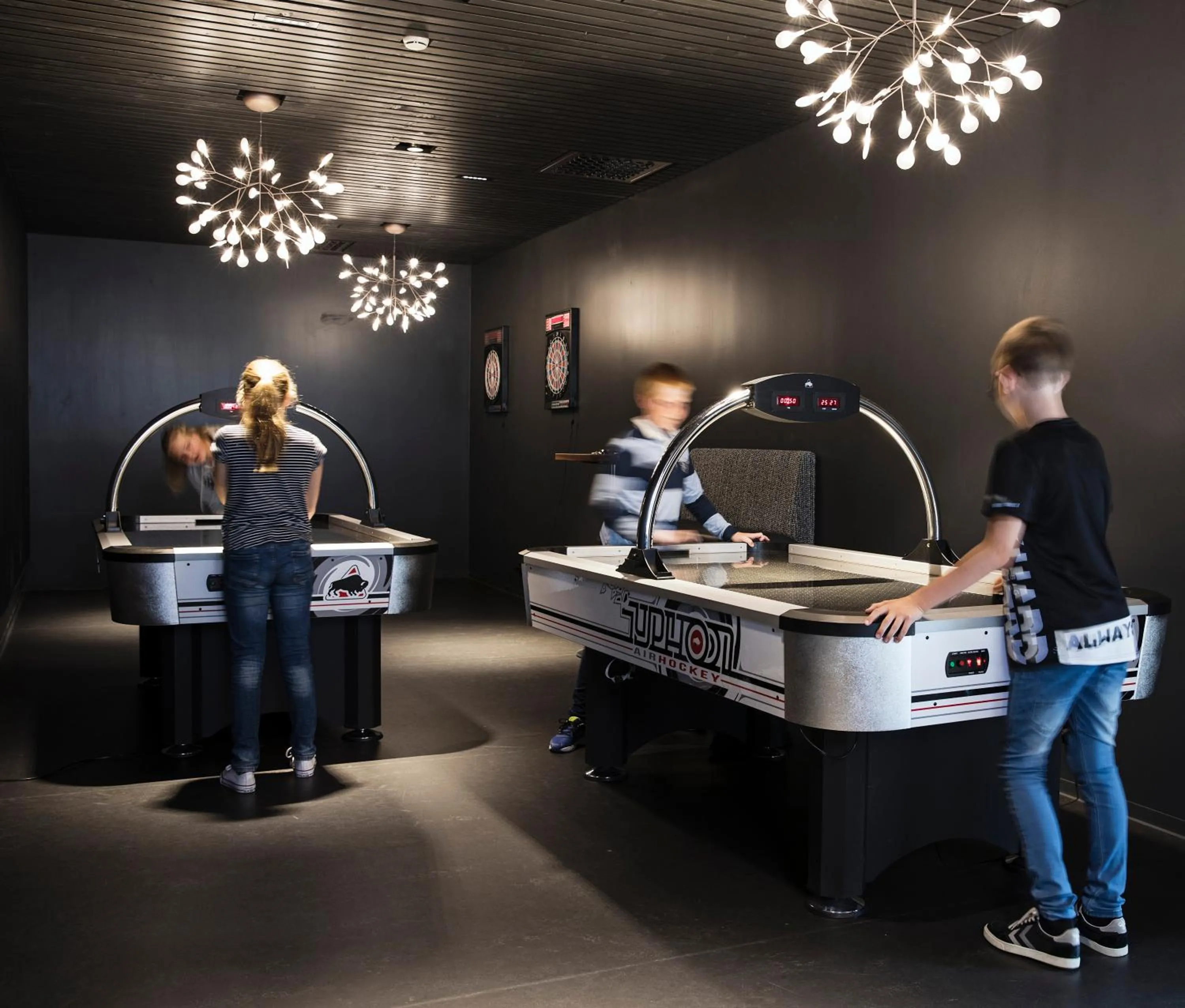 People in Hotel Alexandra Loen