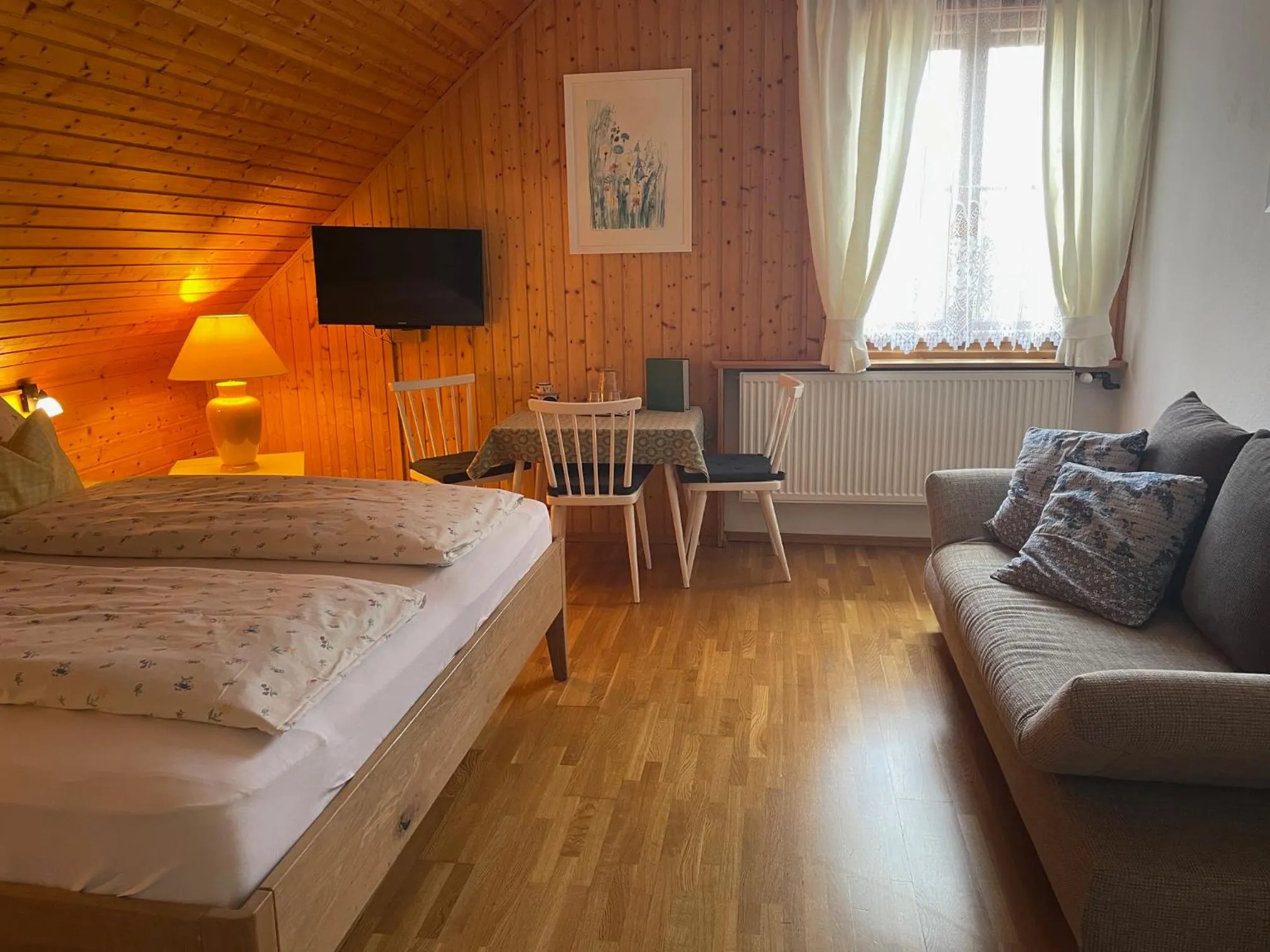 Photo of the whole room, Bed in Gasthof Martinihof