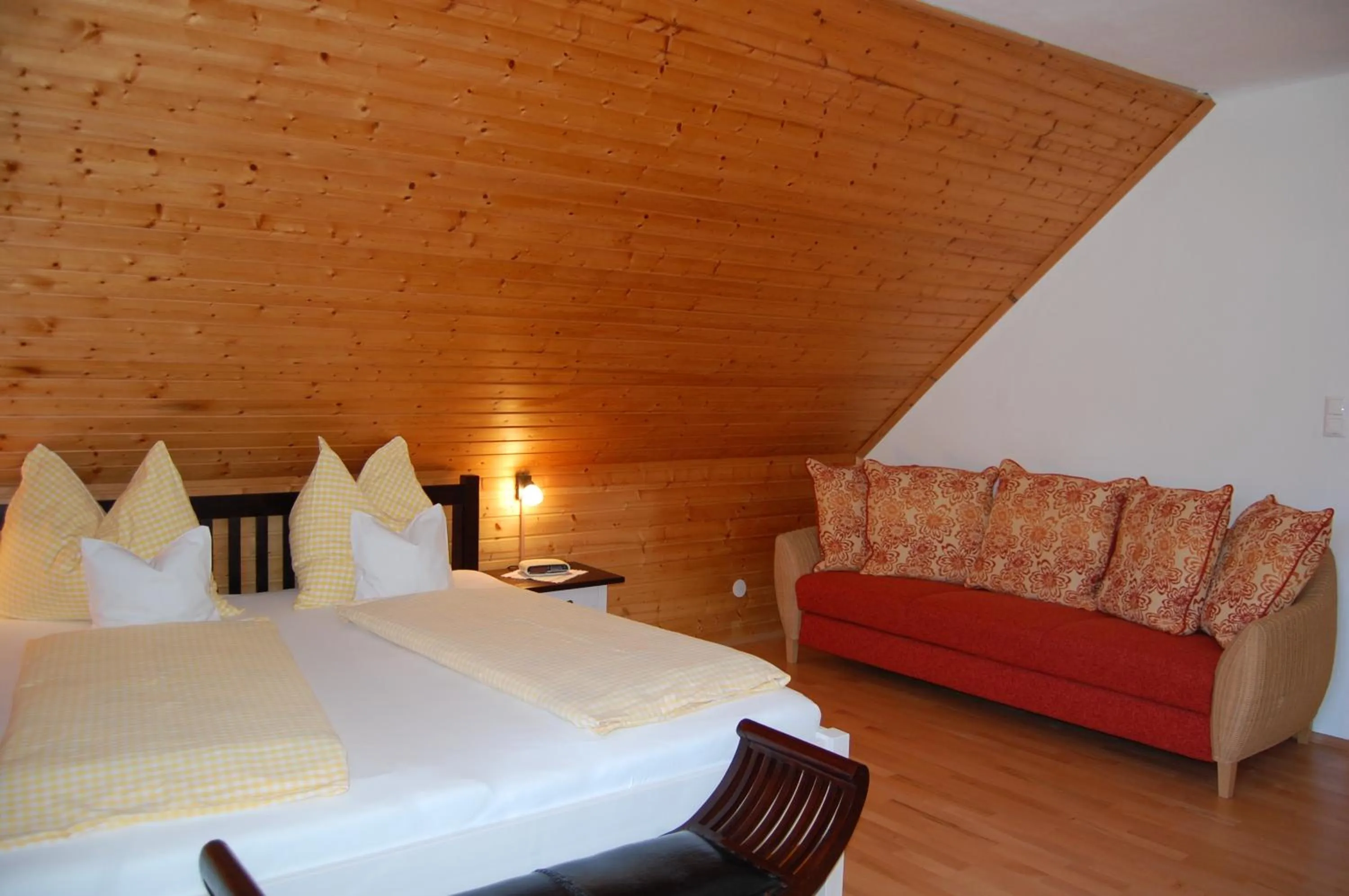Photo of the whole room, Bed in Gasthof Martinihof