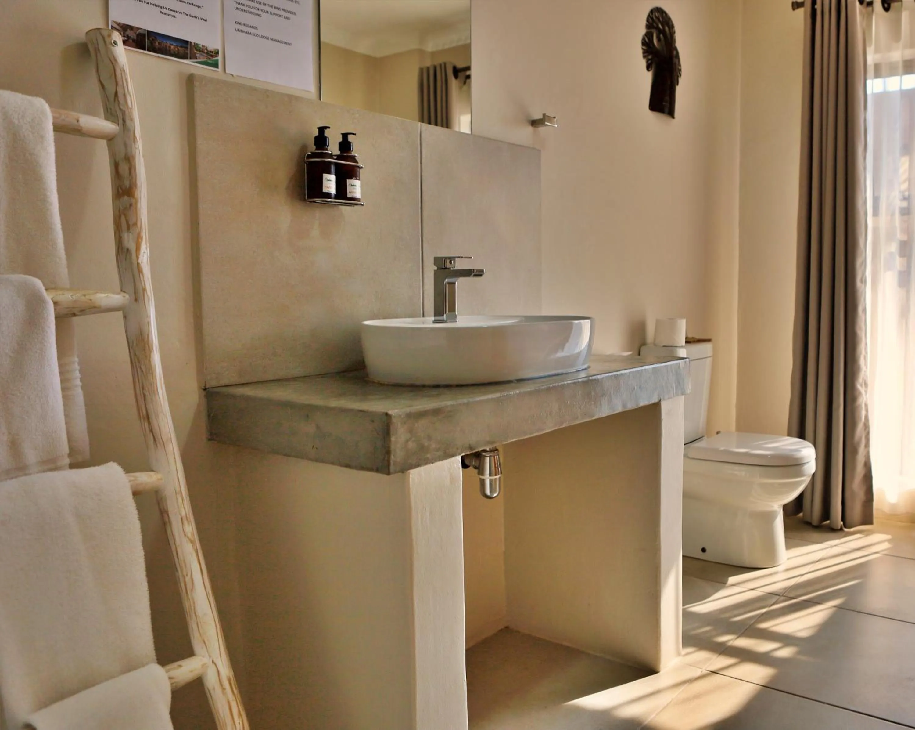 Bathroom in Umbhaba Eco Lodge