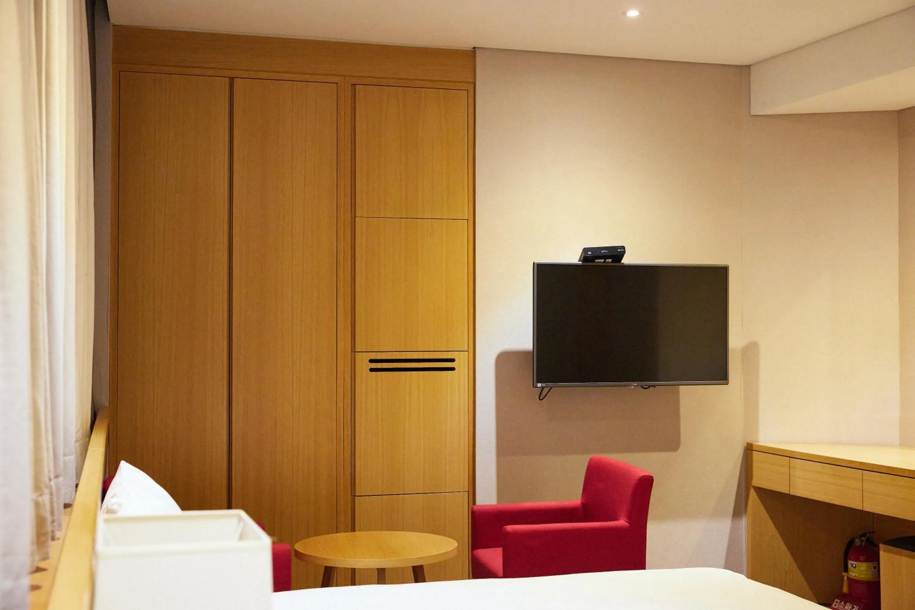 Decorative detail in Hotel New Oriental Myeongdong