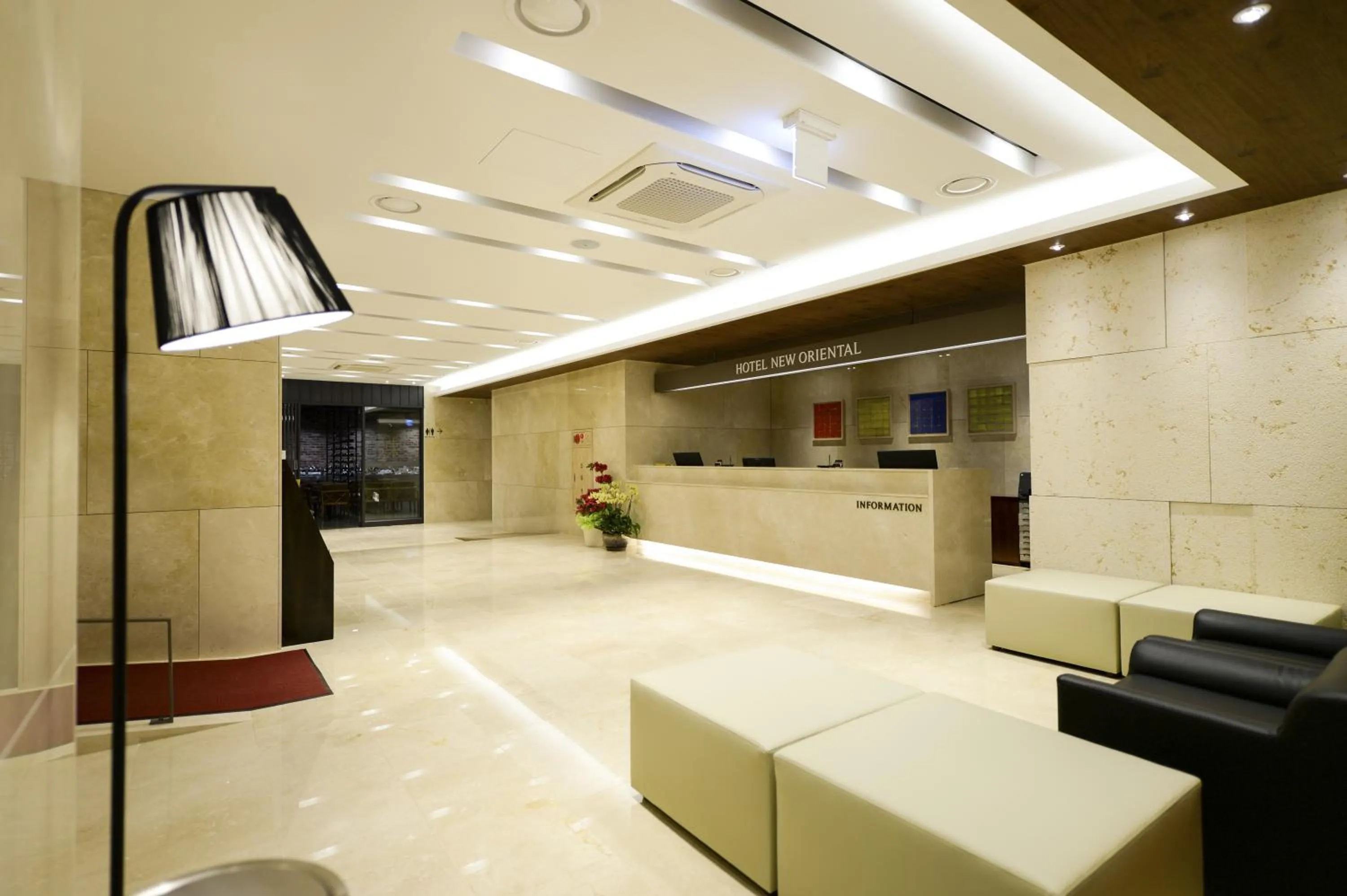 Lobby or reception in Hotel New Oriental Myeongdong