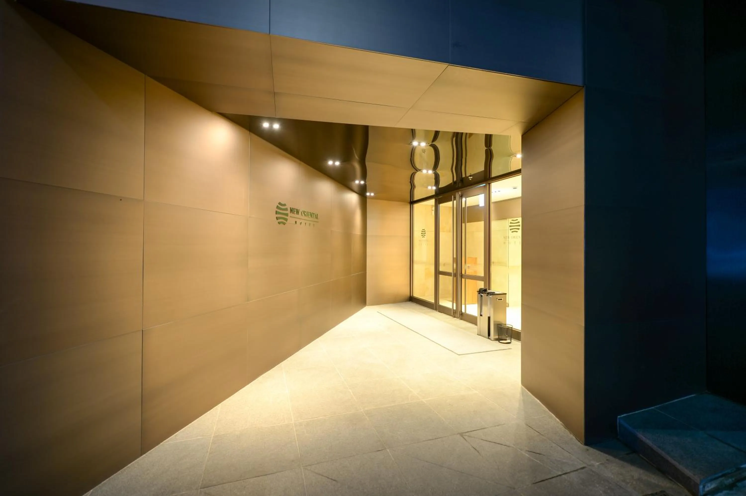 Facade/entrance in Hotel New Oriental Myeongdong