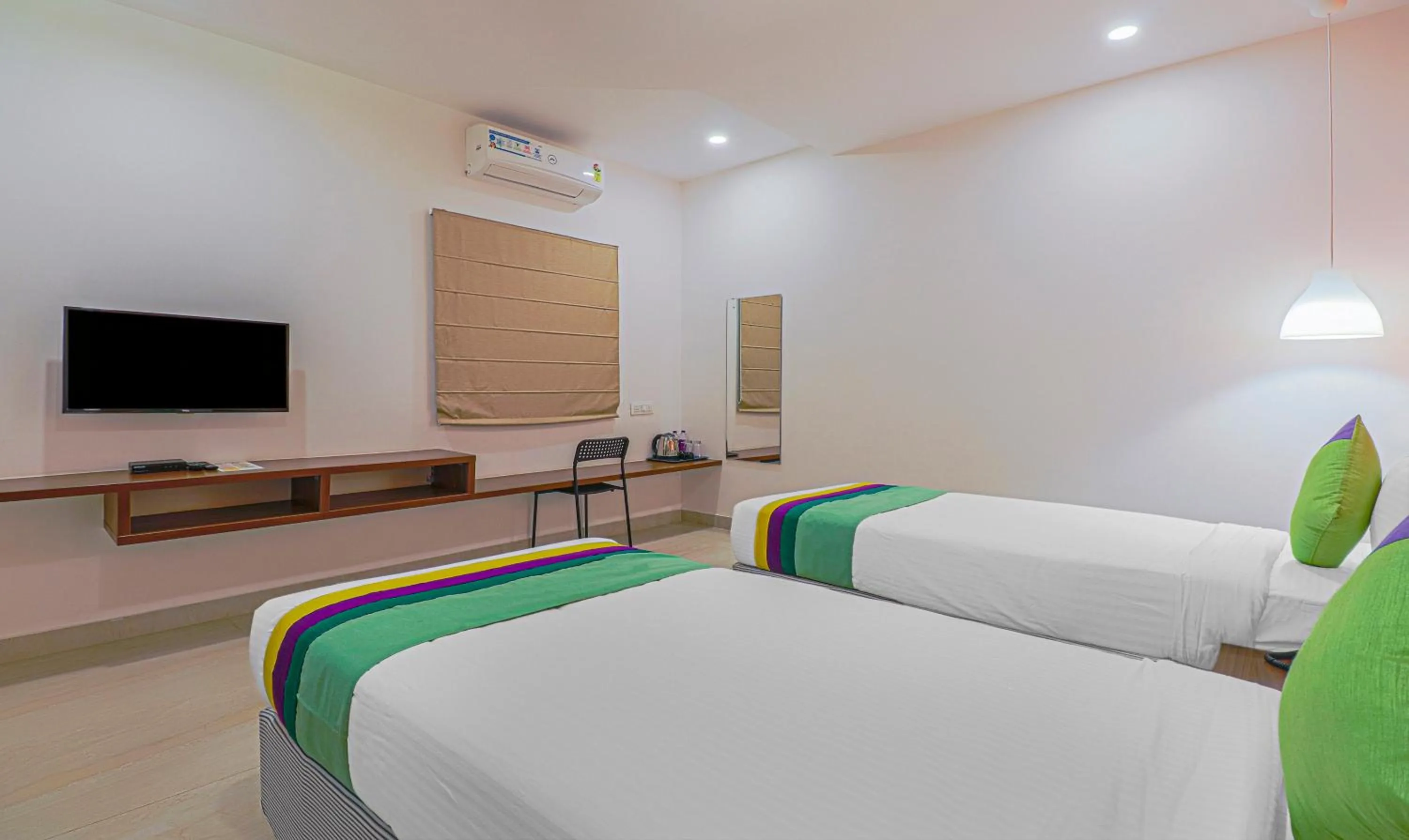 Bedroom, Bed in Treebo YC Grand Boutique, Electronic City