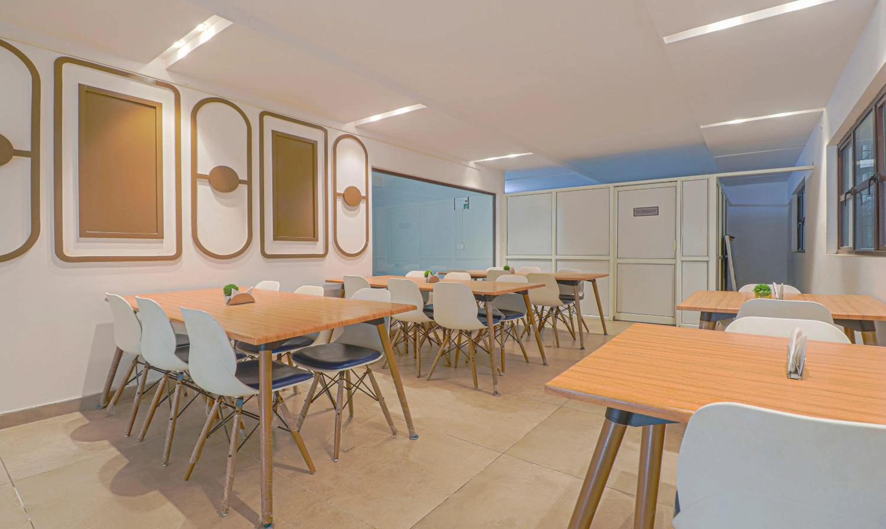 Restaurant/places to eat in Treebo YC Grand Boutique, Electronic City