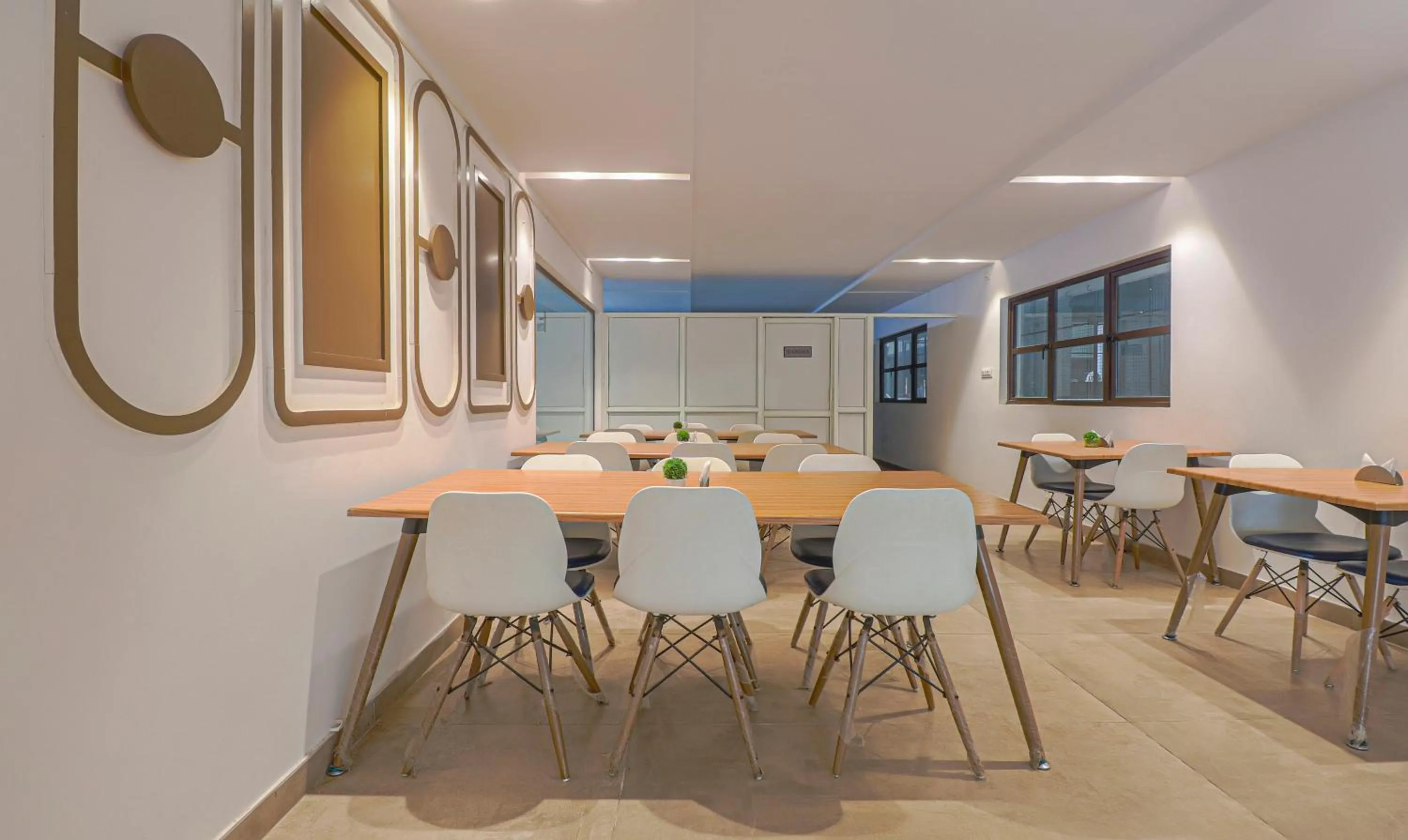 Restaurant/places to eat in Treebo YC Grand Boutique, Electronic City