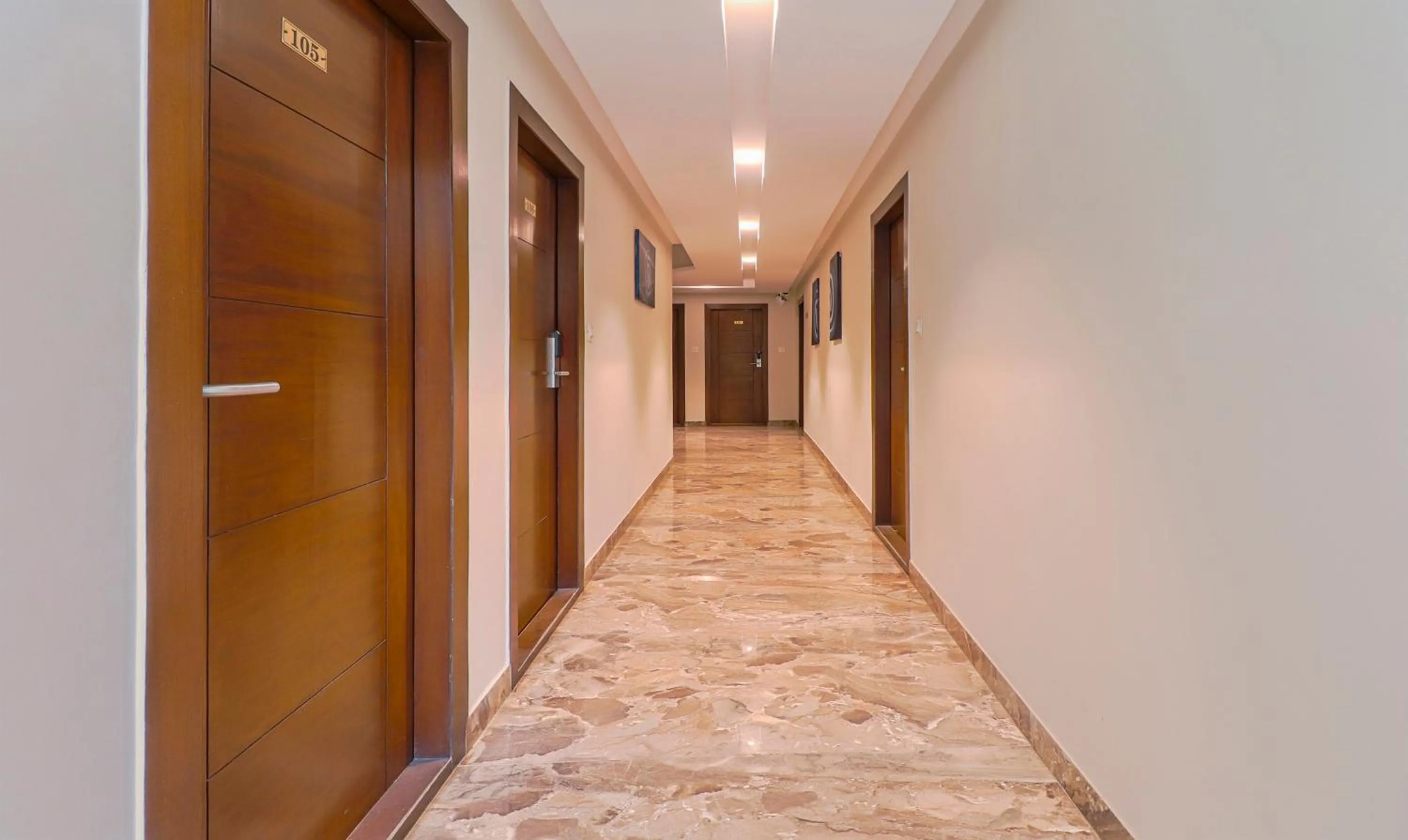 Lobby or reception in Treebo YC Grand Boutique, Electronic City