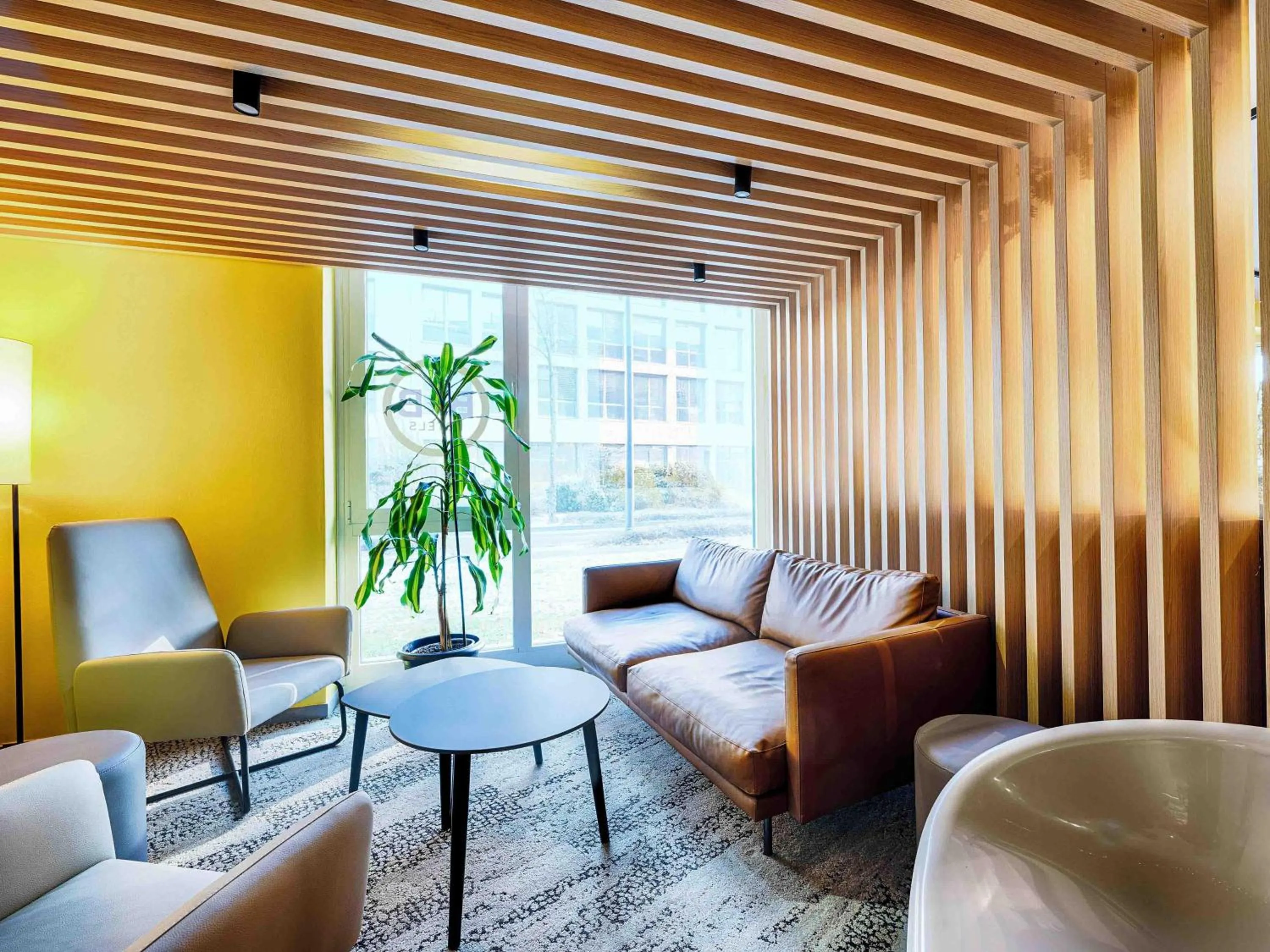 Lobby or reception in B&B Hotel Bonn-West