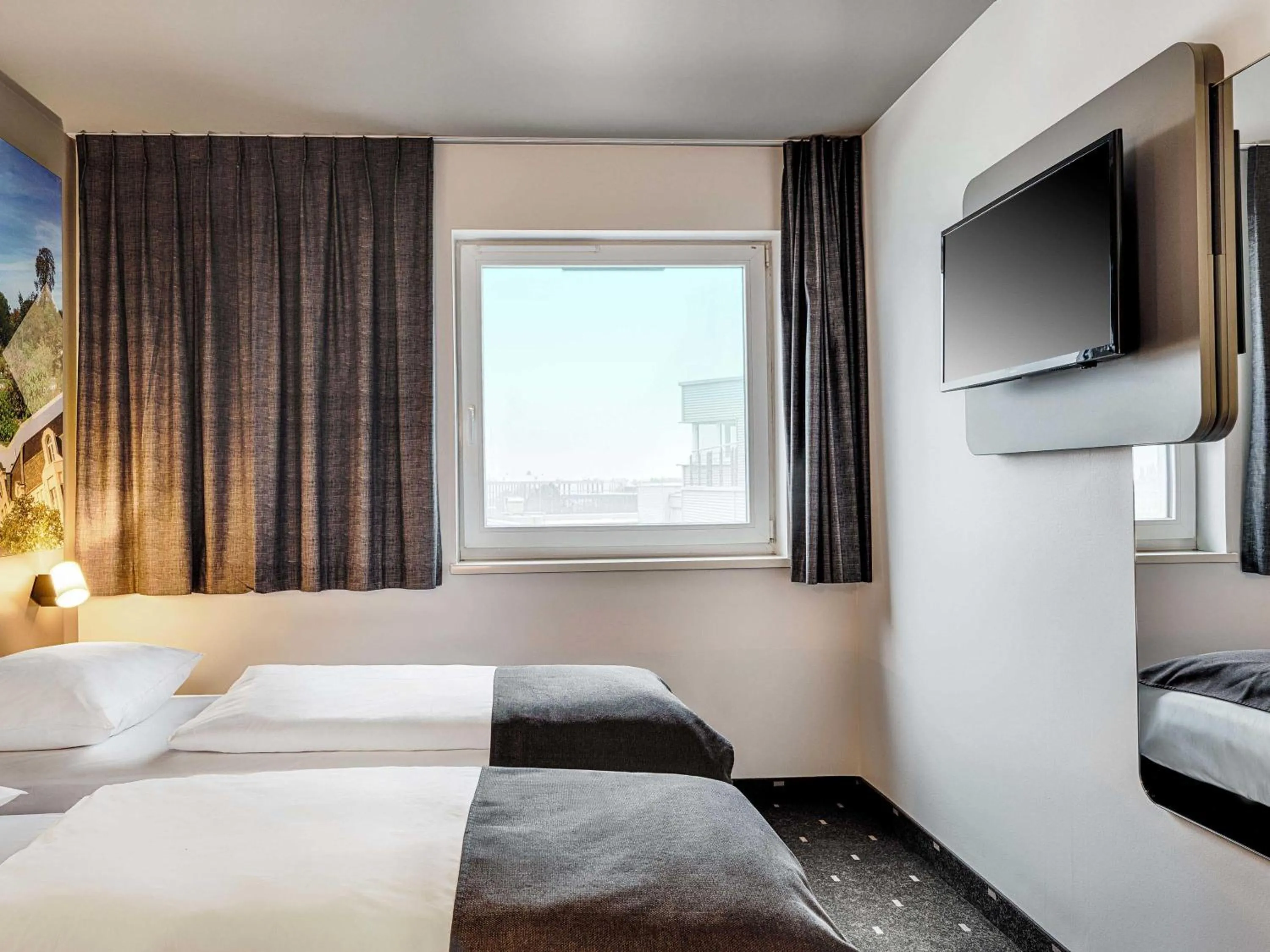 Photo of the whole room, Bed in B&B Hotel Bonn-West