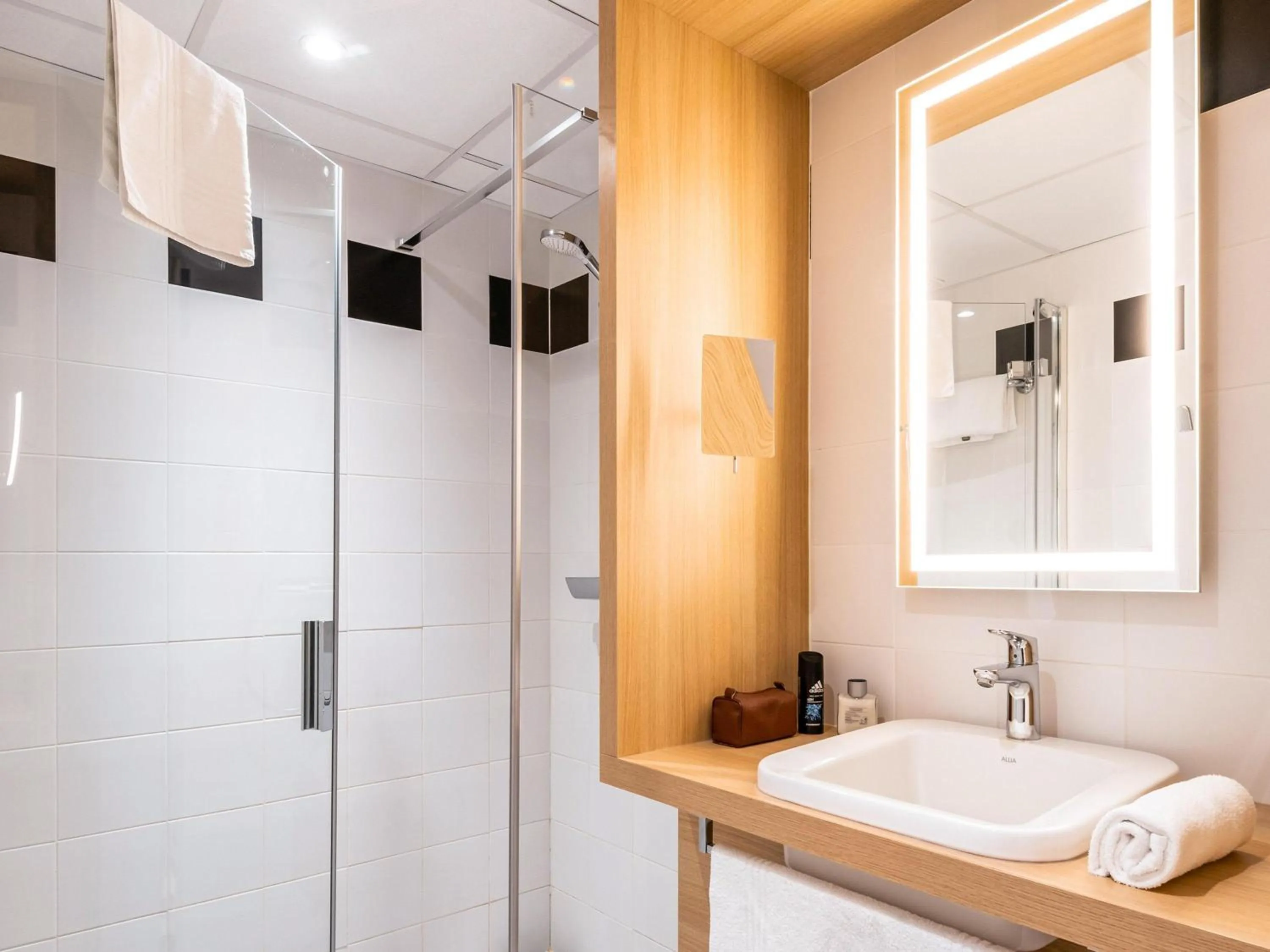 Bedroom in Mercure Tours Sud