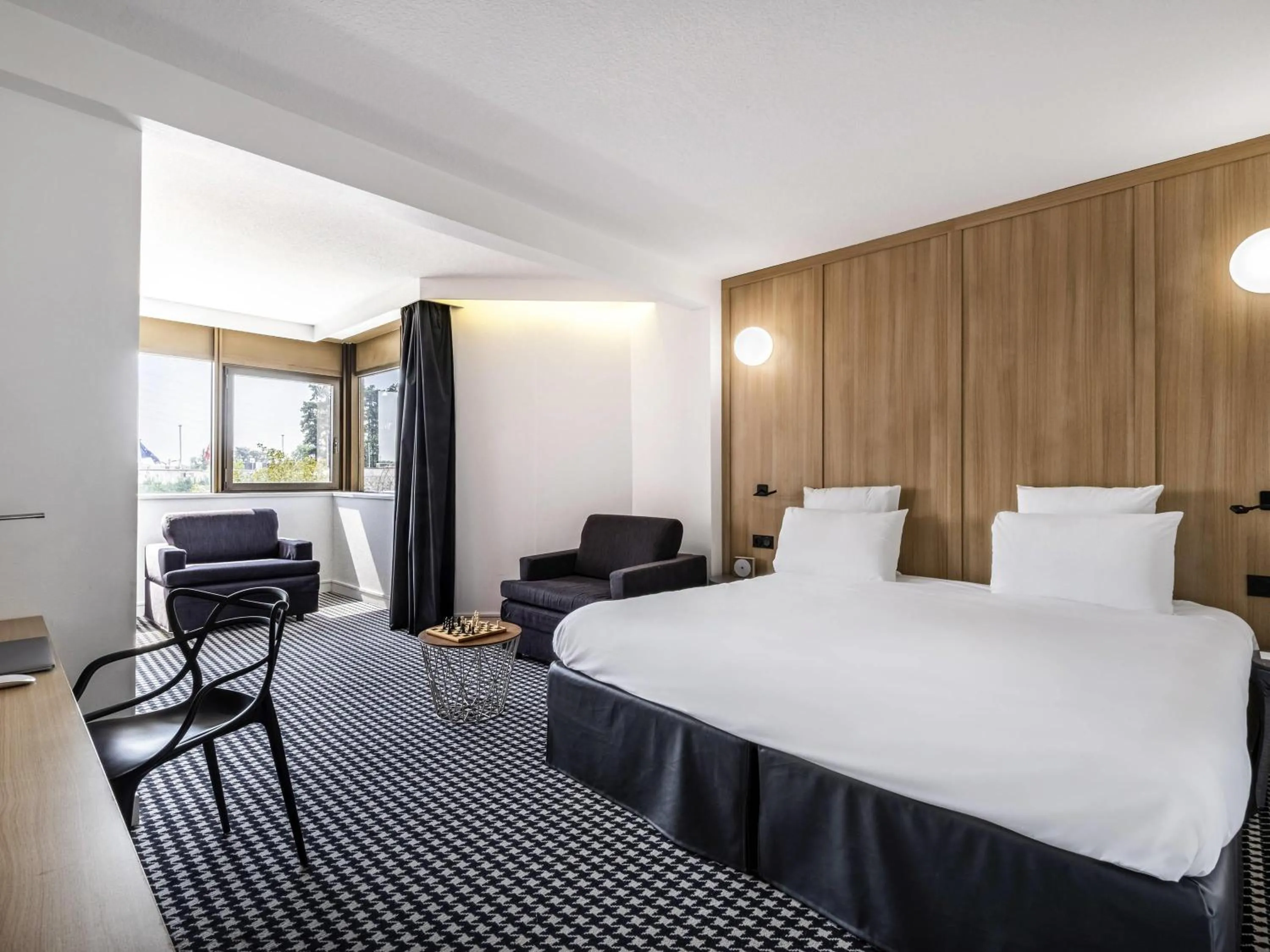 Bedroom, Bed in Mercure Tours Sud