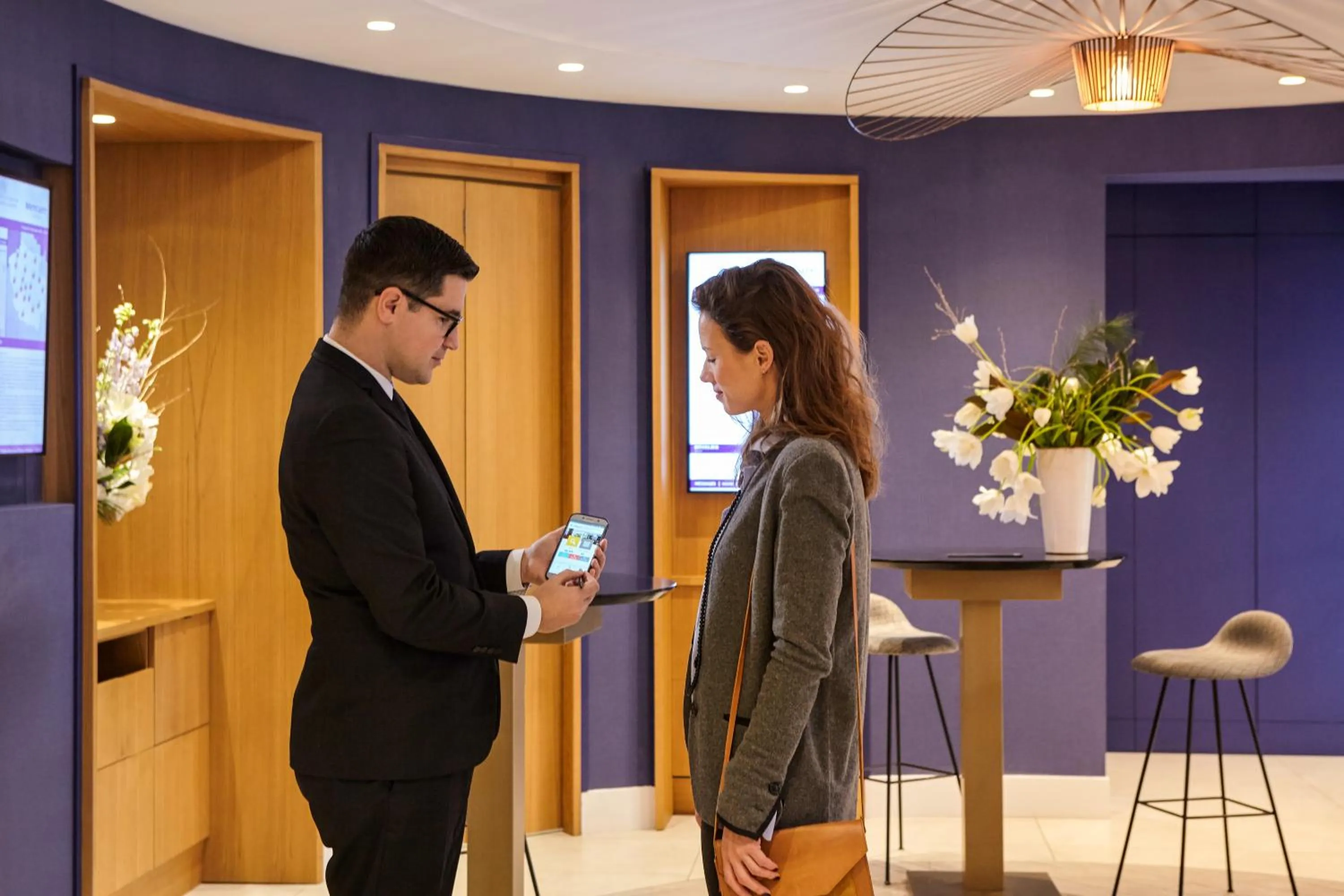 Lobby or reception in Mercure Paris Opera Garnier Hôtel & Spa