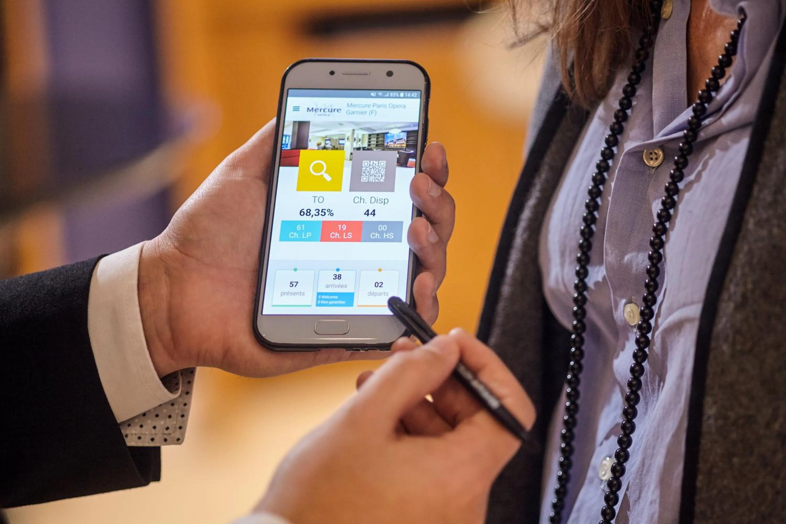 Lobby or reception in Mercure Paris Opera Garnier Hôtel & Spa