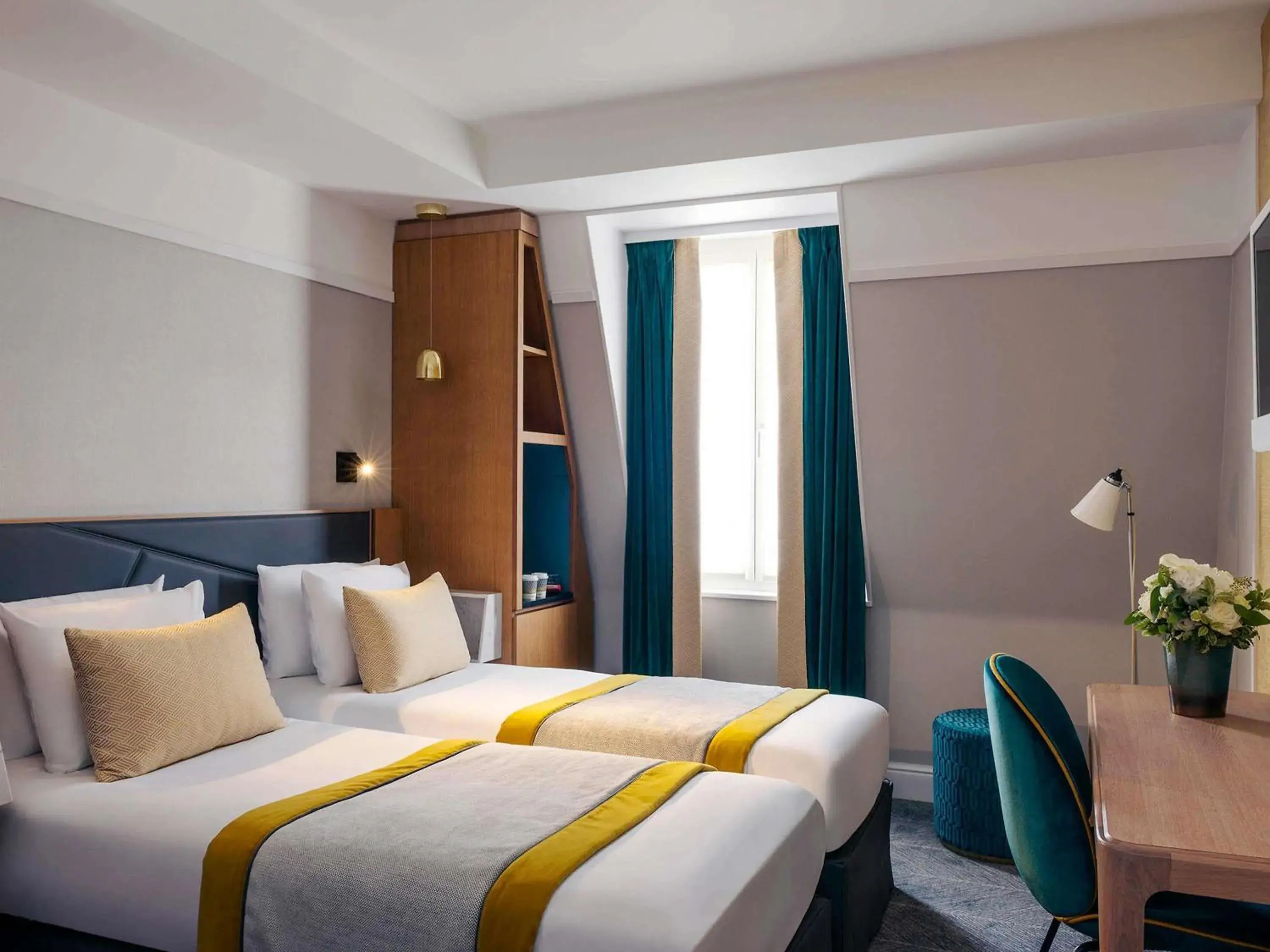 Classic Twin Room in Mercure Paris Opera Garnier Hôtel & Spa Classic Twin Room in Mercure Paris Opera Garnier Hôtel & Spa