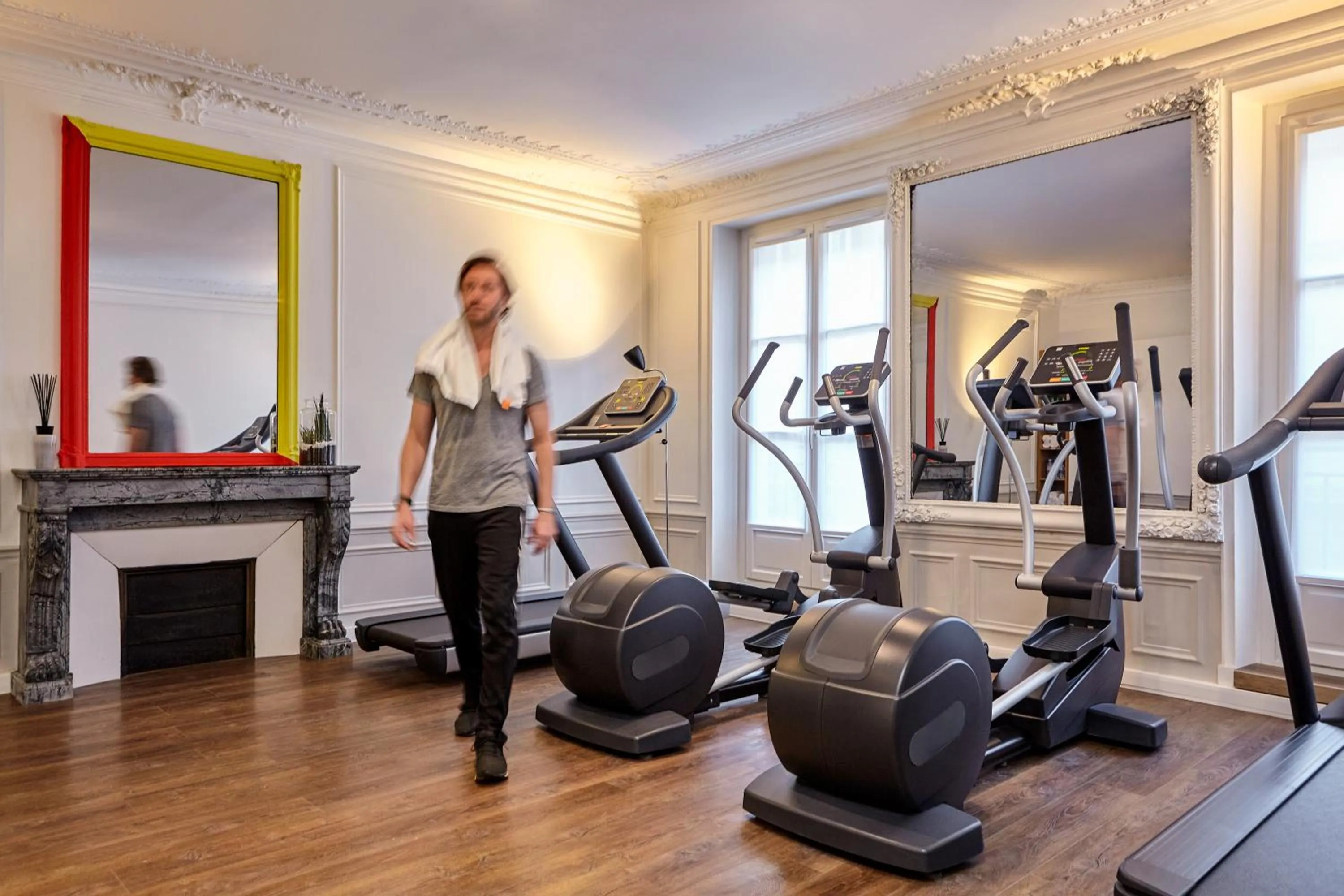 Fitness centre/facilities in Mercure Paris Opera Garnier Hôtel & Spa