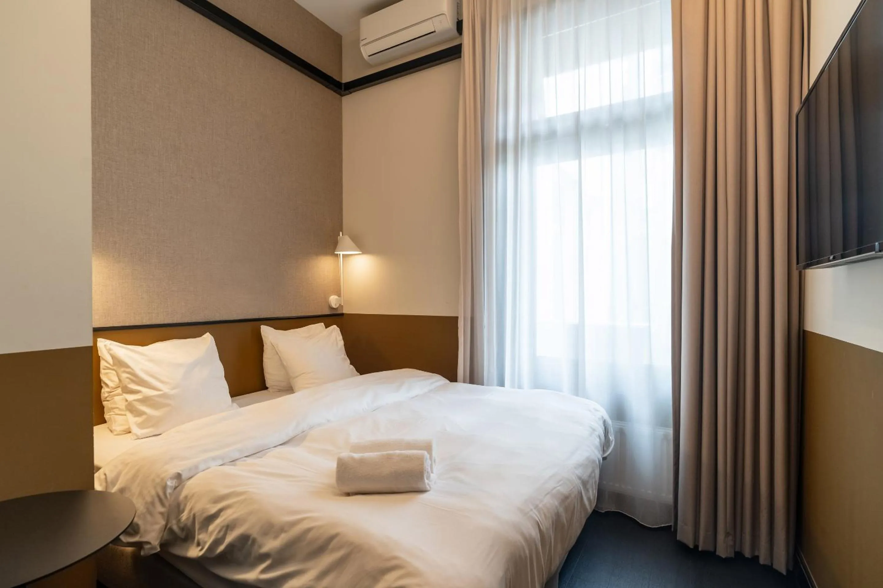 Bedroom, Bed in The Hunfeld