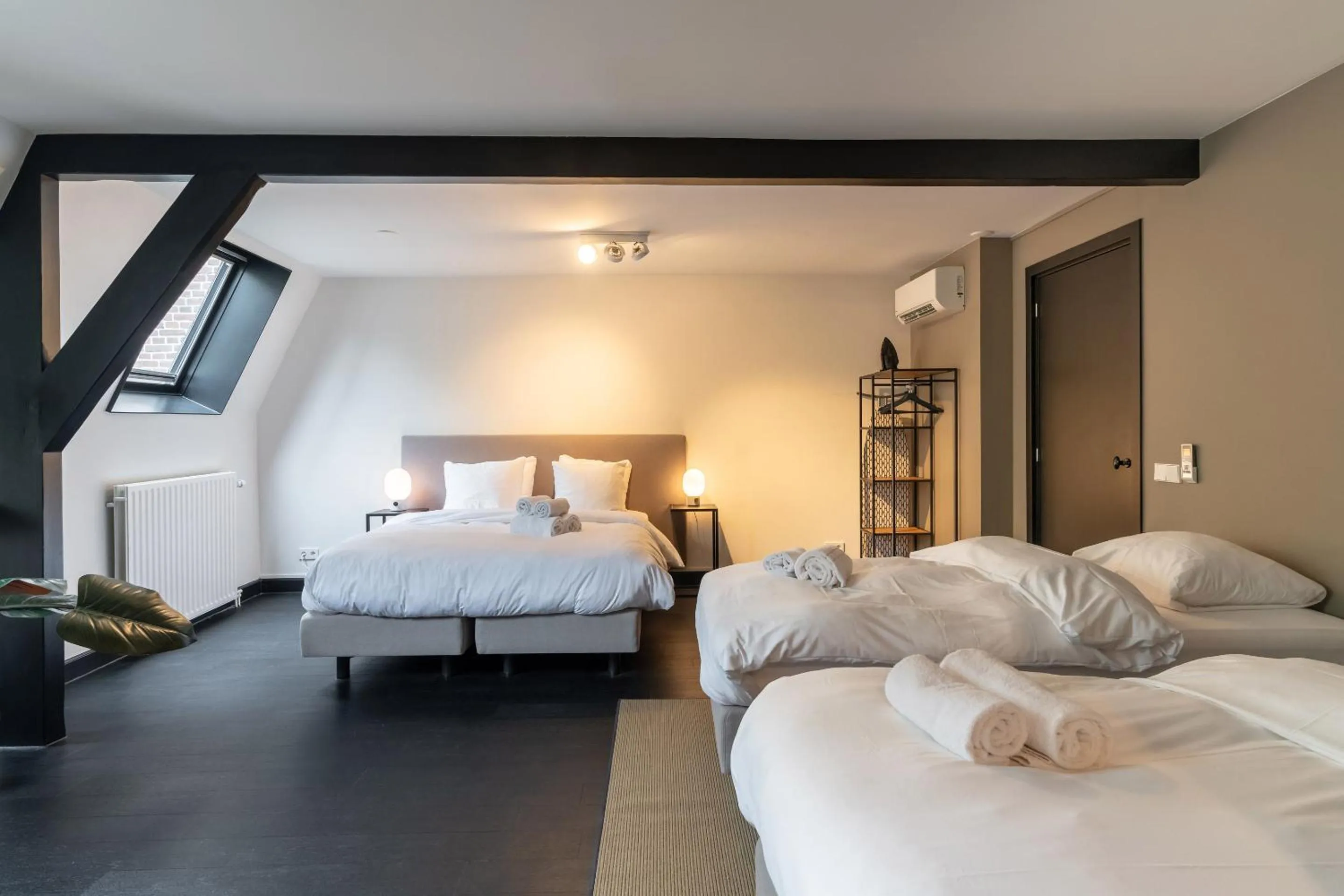 Bedroom, Bed in The Hunfeld