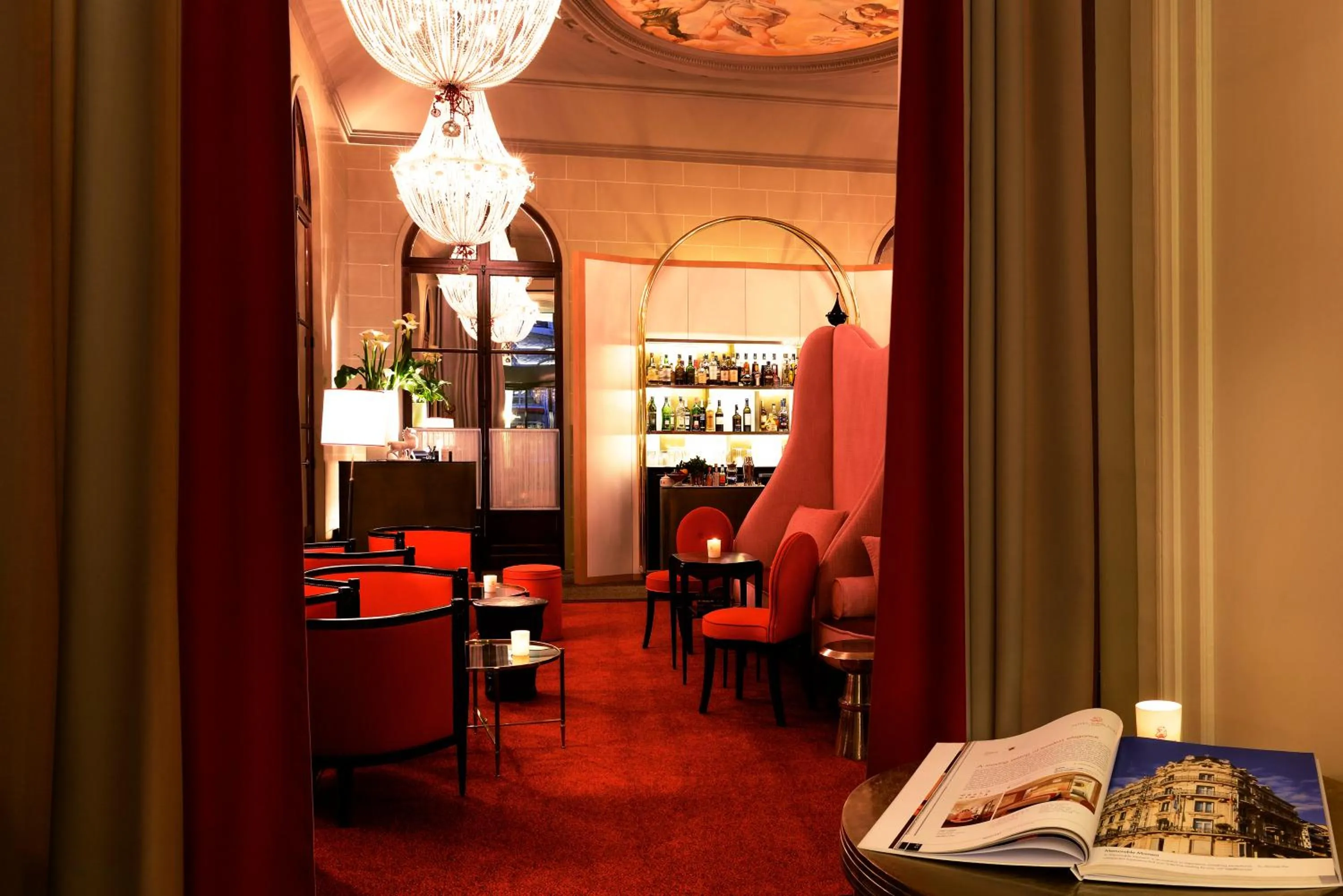 Lounge or bar in Carlton Hotel Lyon - MGallery Collection