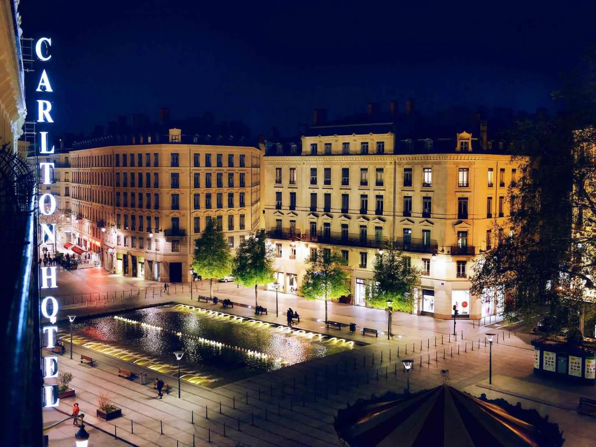 Photo of the whole room in Carlton Hotel Lyon - MGallery Collection