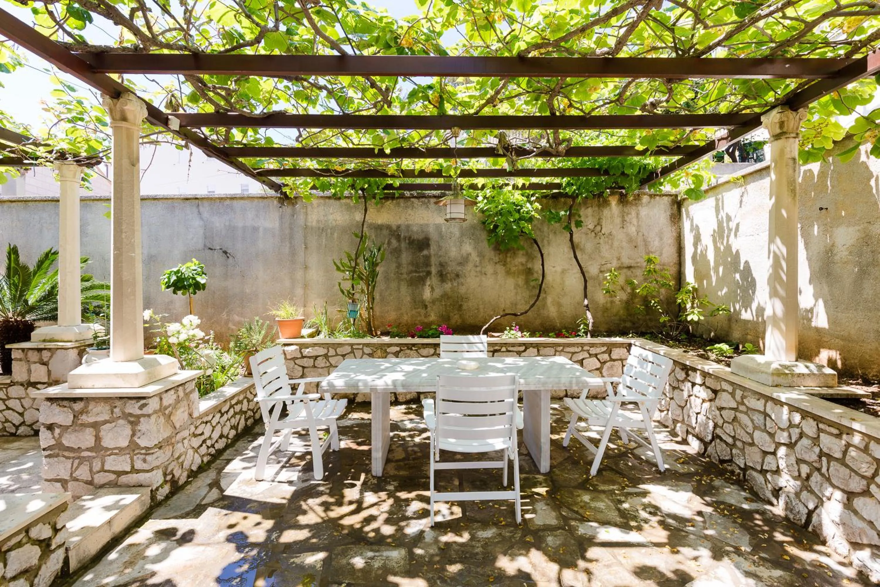 Seating area in Guest House Steel