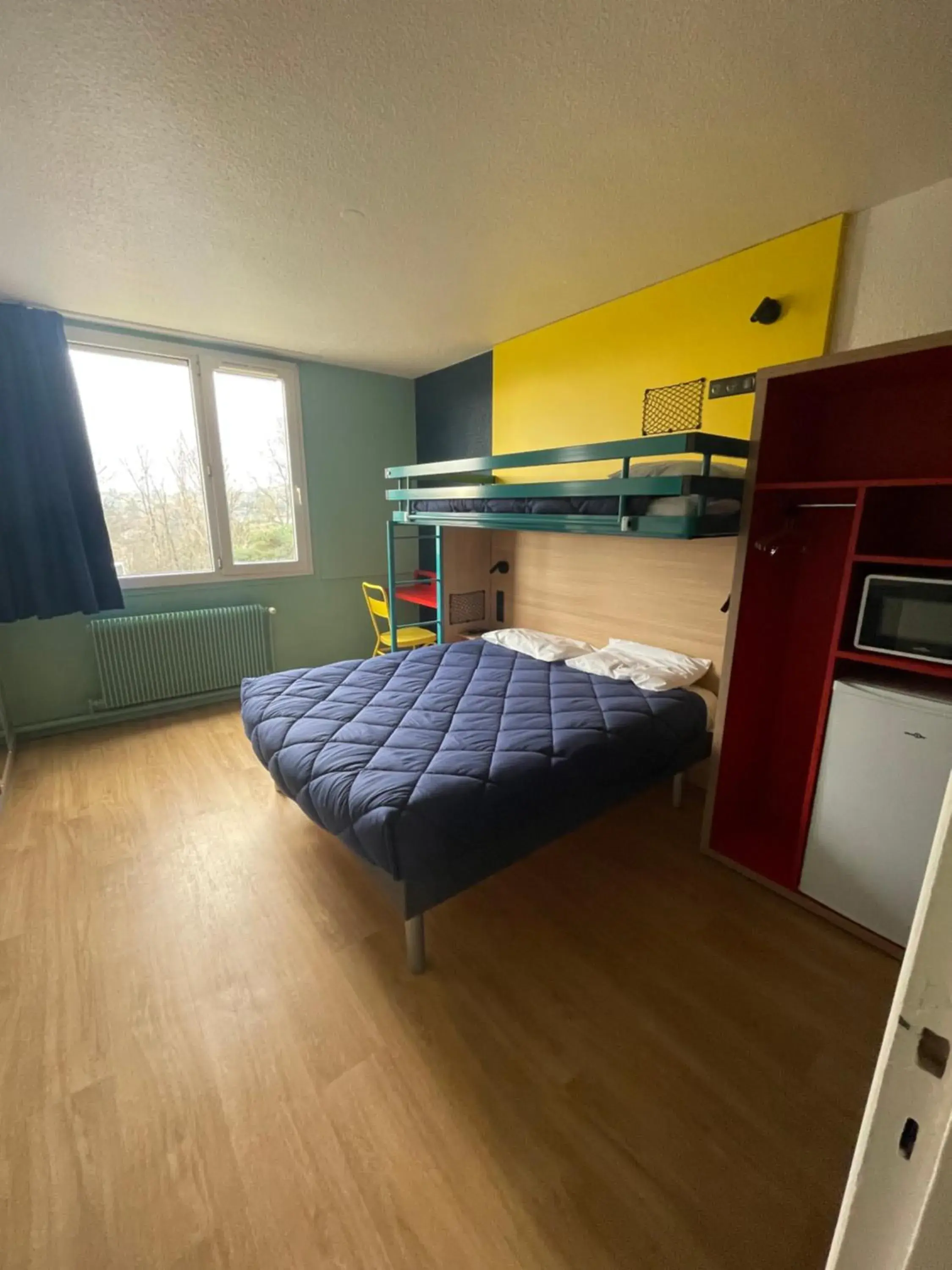 1 Double Bed 1 Single Bed in Premiere Classe Lyon Nord Dardilly 1 Double Bed 1 Single Bed in Premiere Classe Lyon Nord Dardilly
