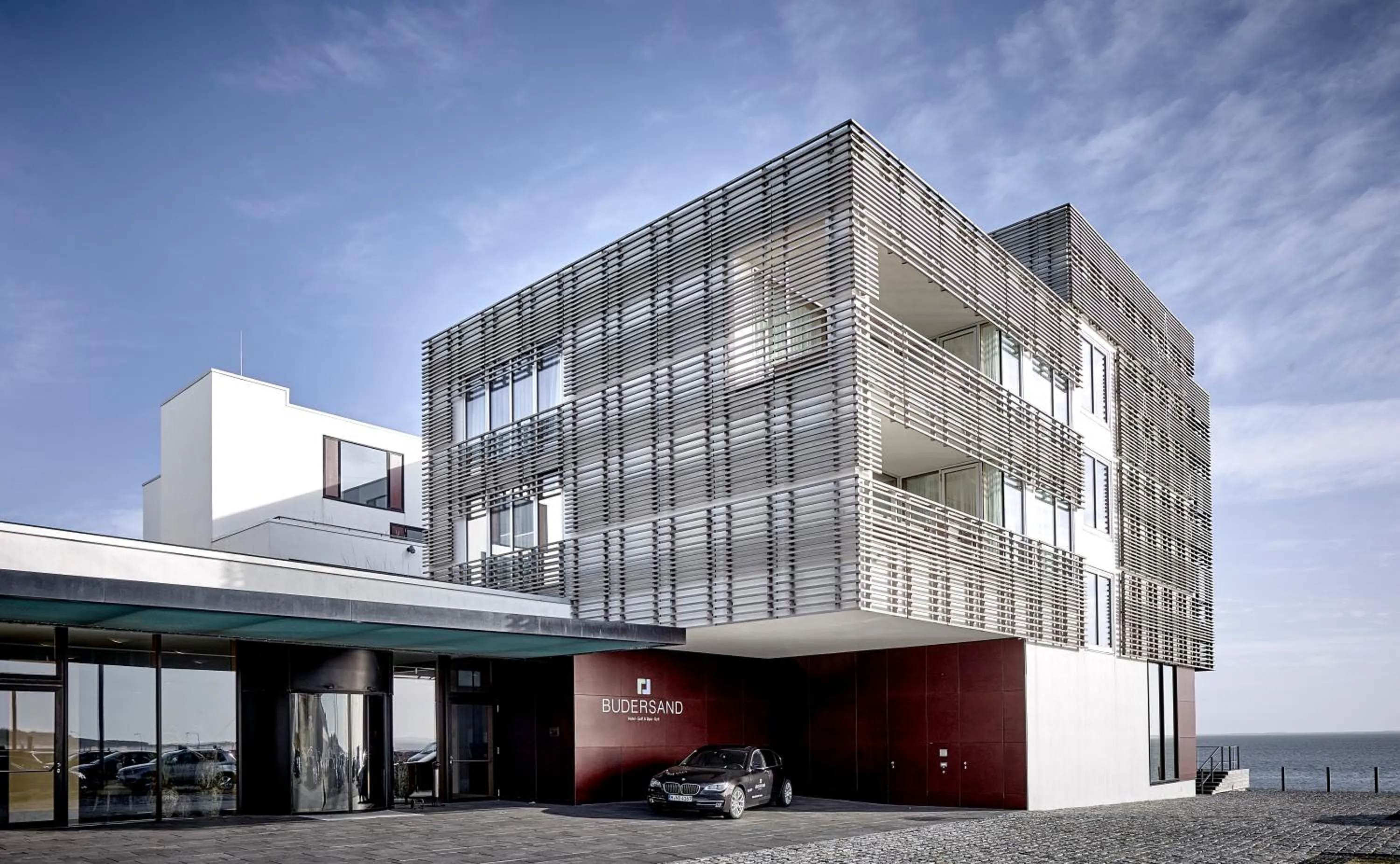 Facade/entrance in BUDERSAND Hotel - Golf & Spa - Sylt