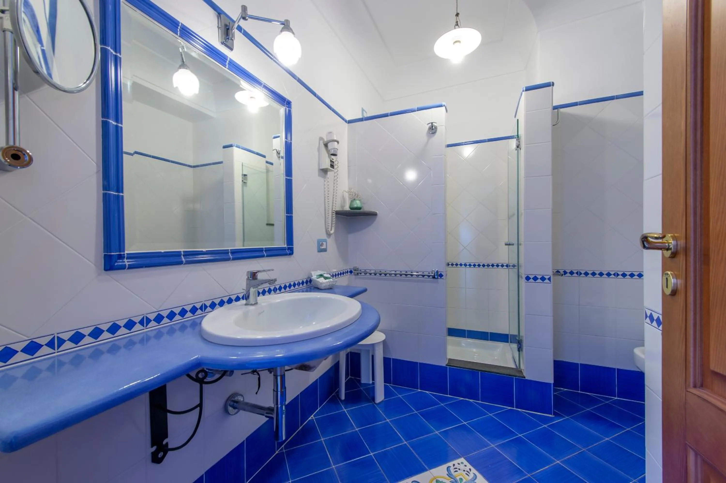 Bathroom in Maresca Hotel Praiano