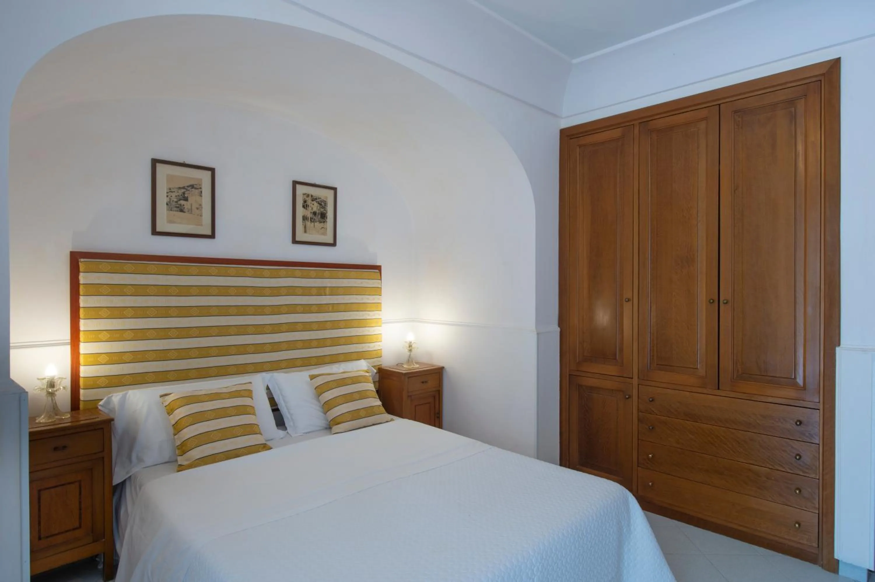 Bedroom, Bed in Maresca Hotel Praiano