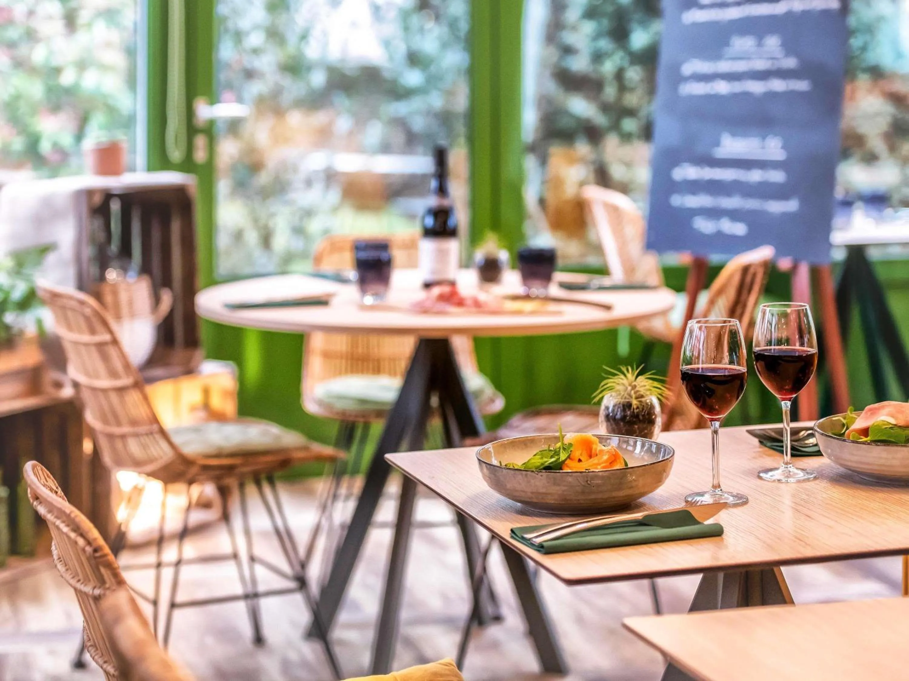 Property building in Mercure Niort Marais Poitevin