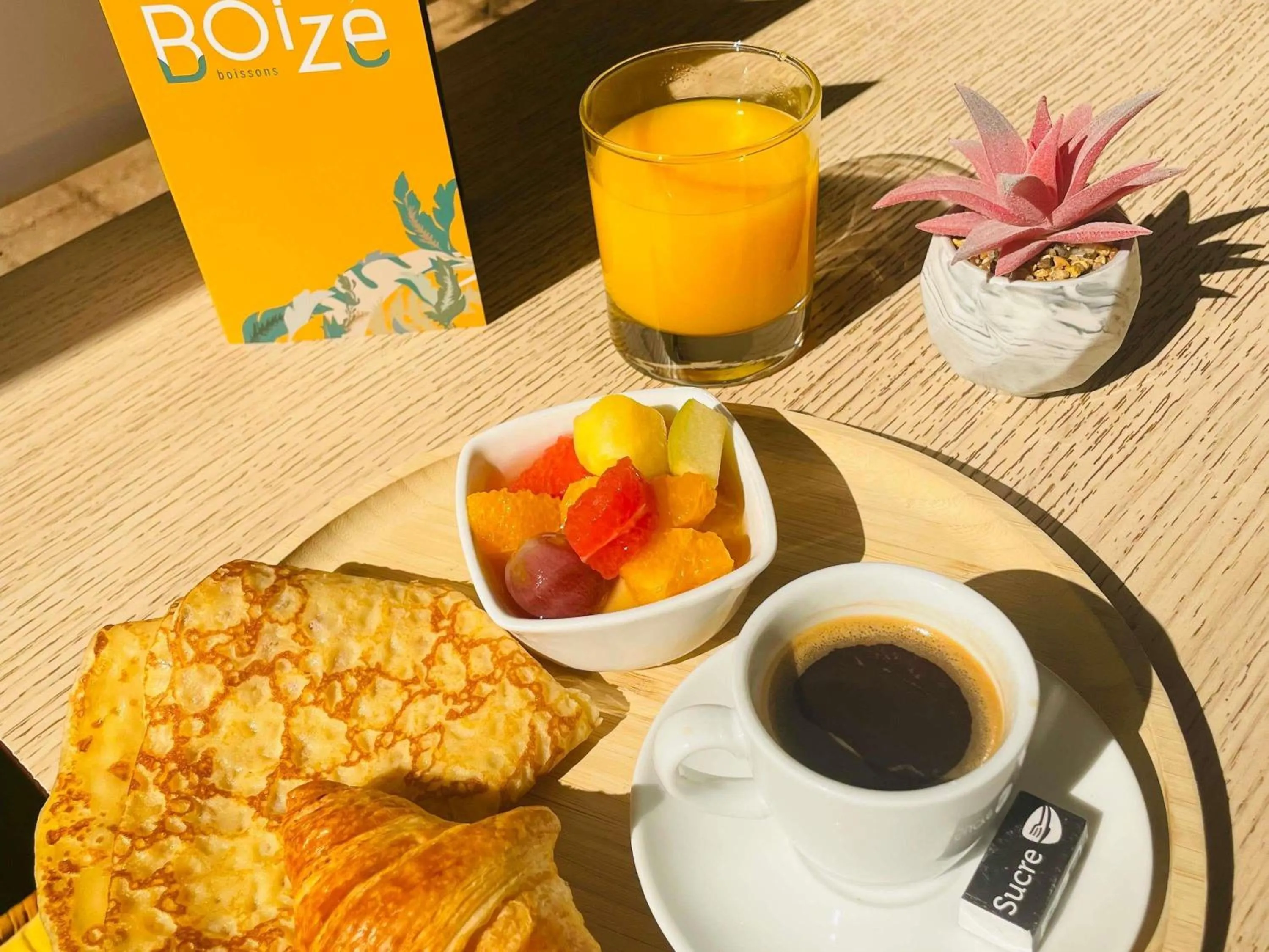 Restaurant/places to eat in Mercure Niort Marais Poitevin