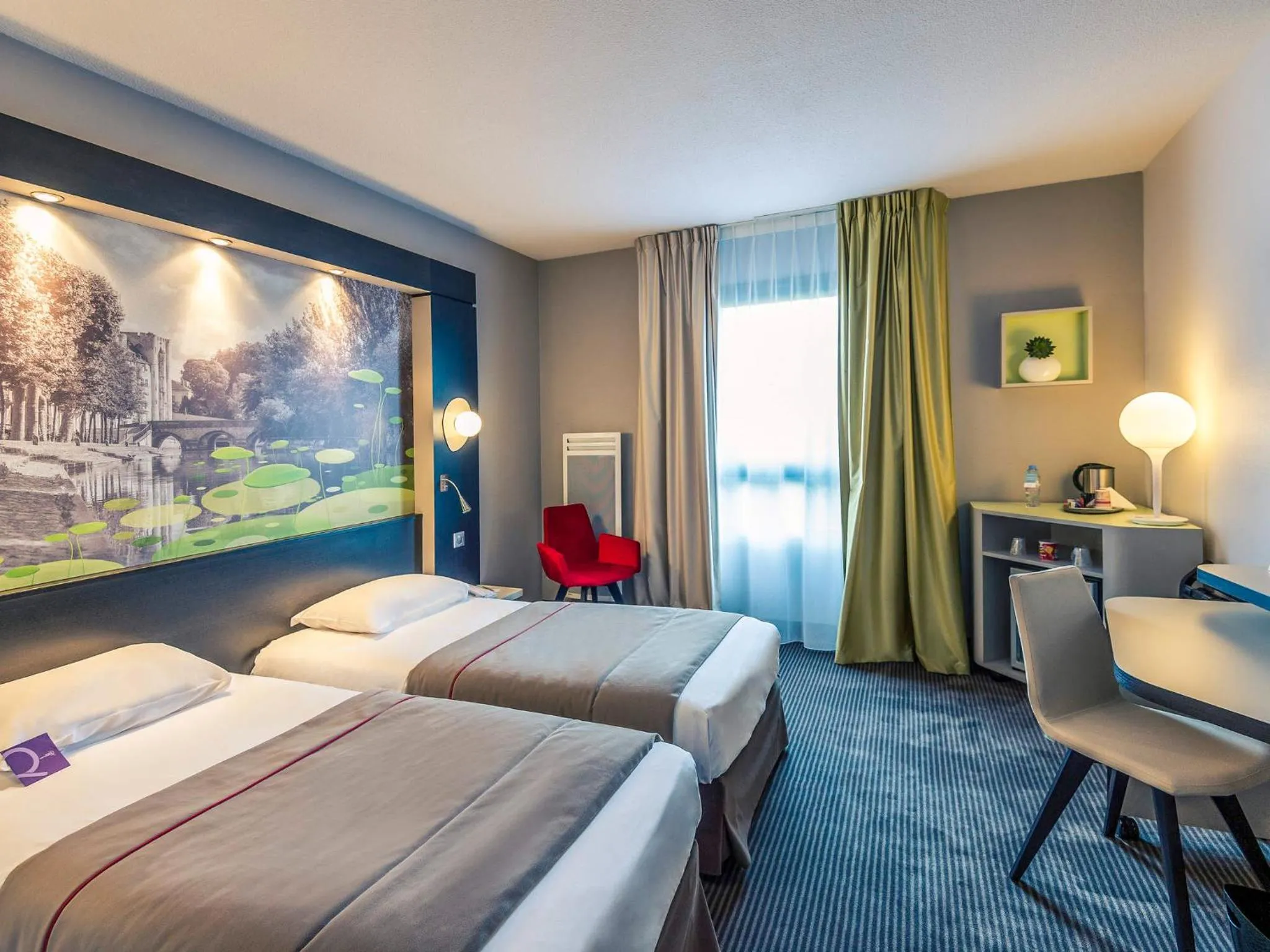 Bedroom, Bed in Mercure Niort Marais Poitevin