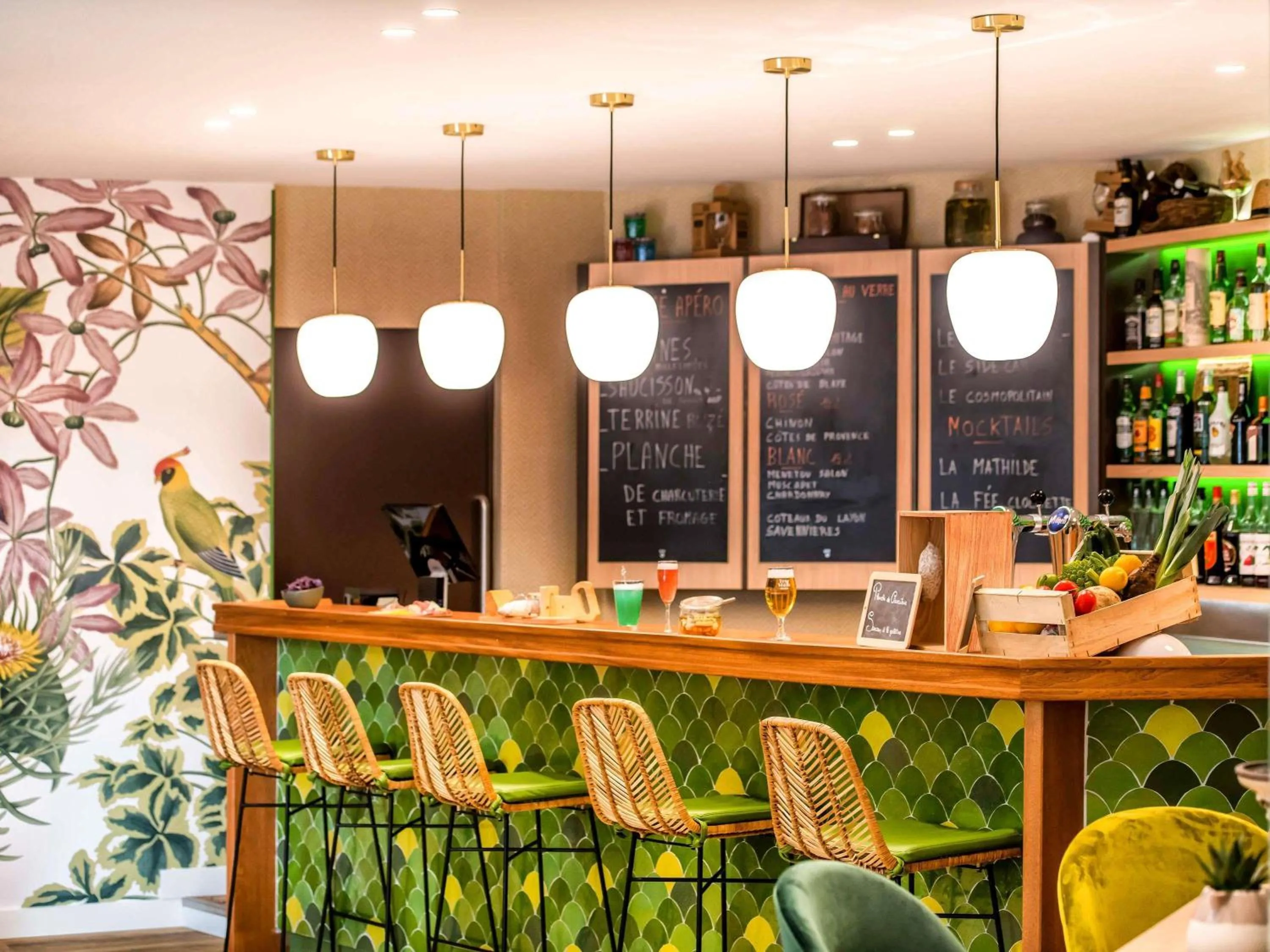 Restaurant/places to eat in Mercure Niort Marais Poitevin