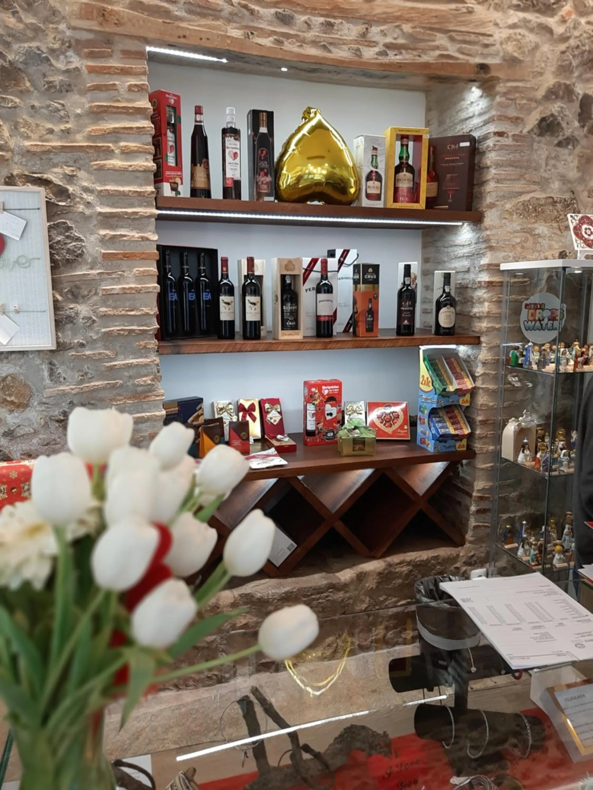 On-site shops in Residenza Dutzu - Aparthotel Leiria