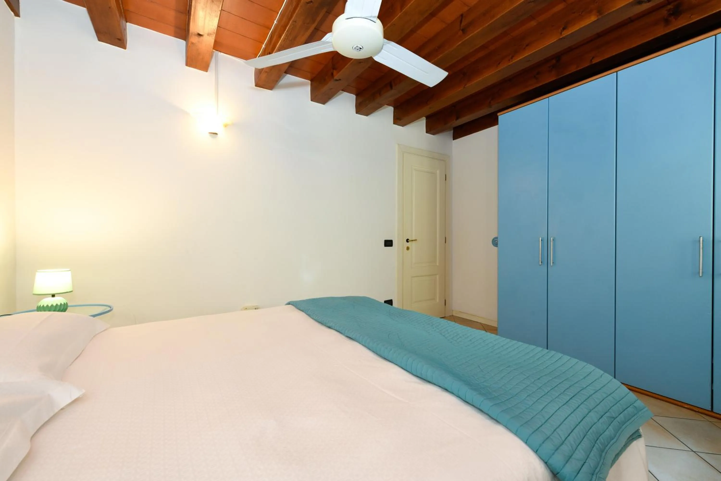 Photo of the whole room, Bed in Flowers Apartments