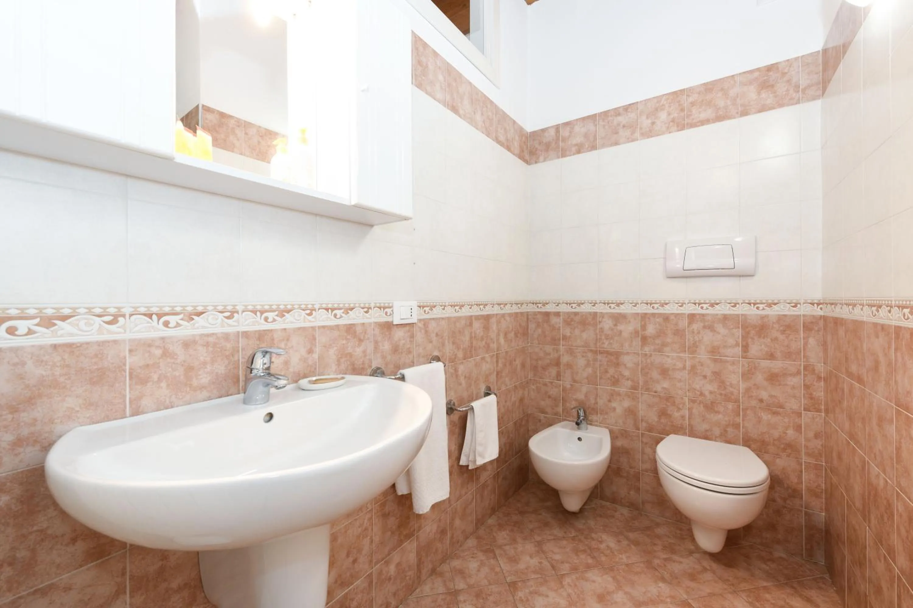 Bathroom in Flowers Apartments