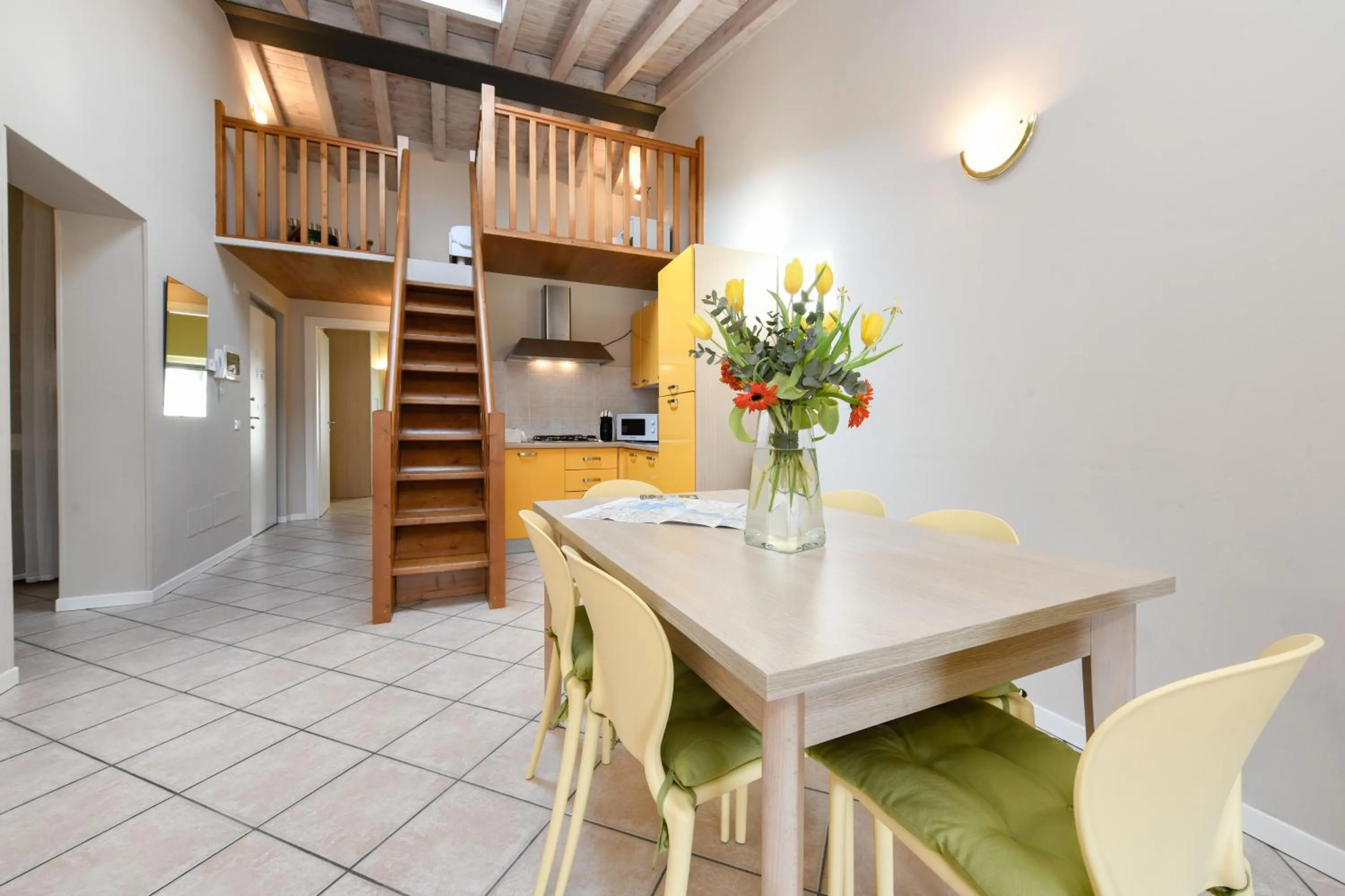Dining area in Flowers Apartments