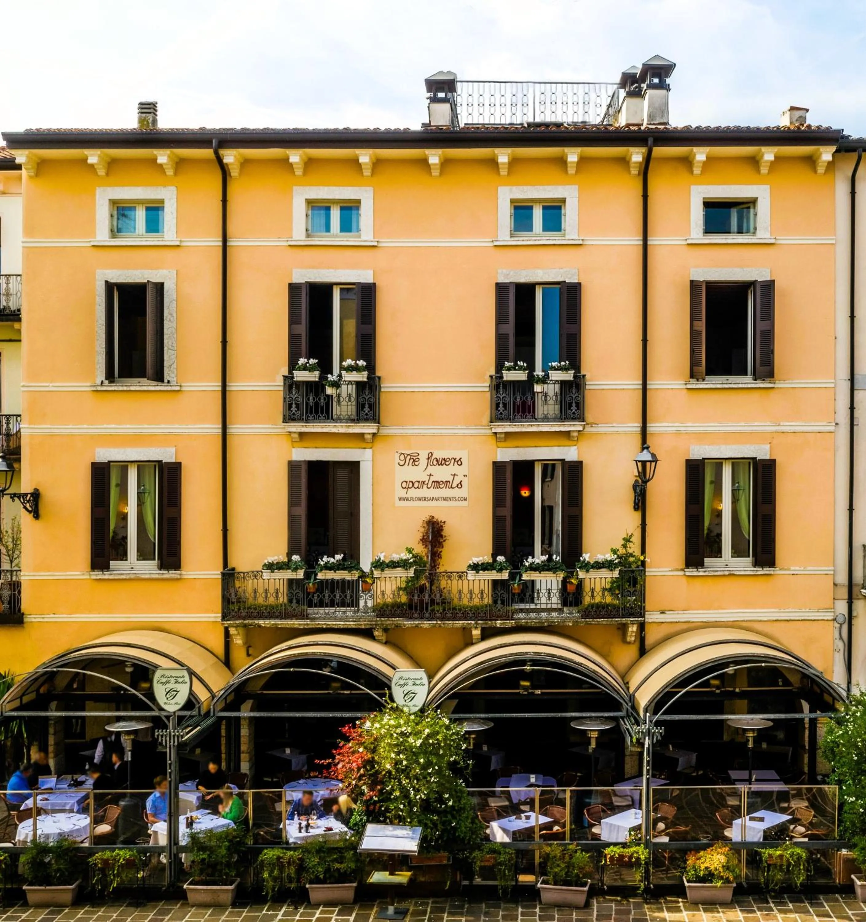 Property building in Flowers Apartments